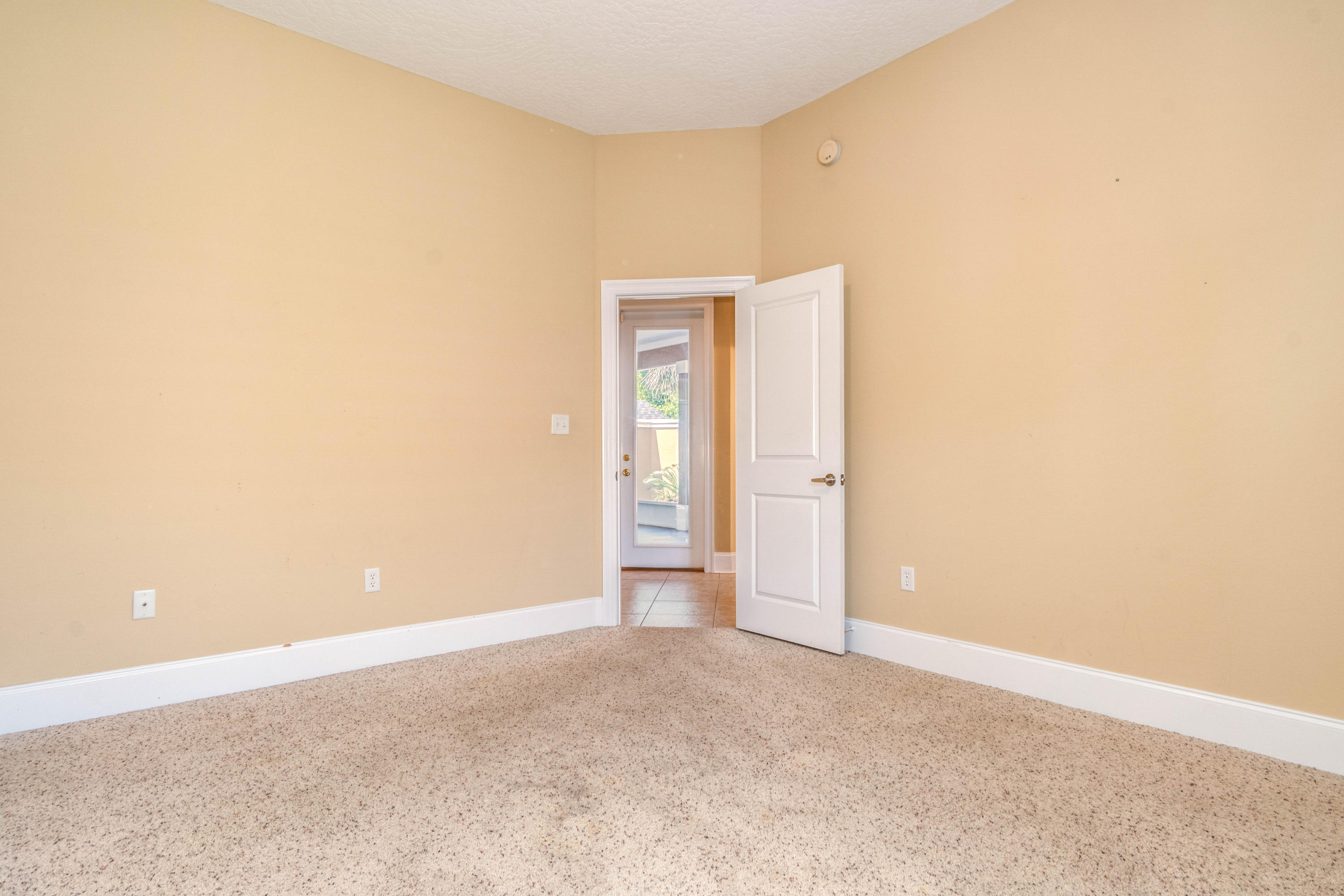 CHARDONNAY ESTATES - Residential