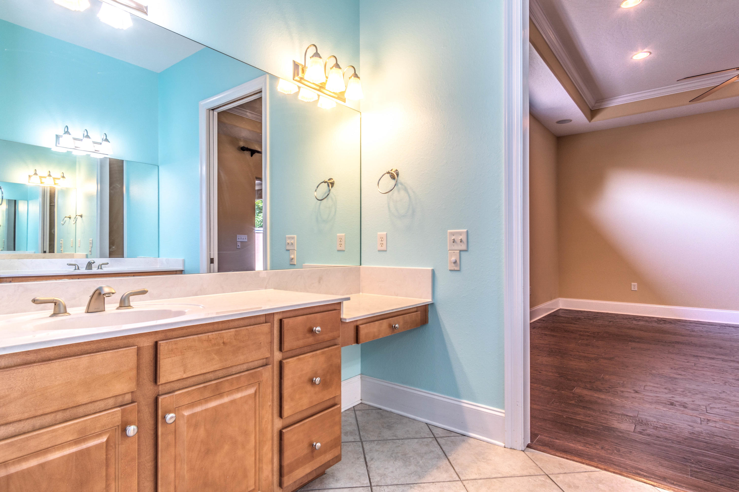 CHARDONNAY ESTATES - Residential