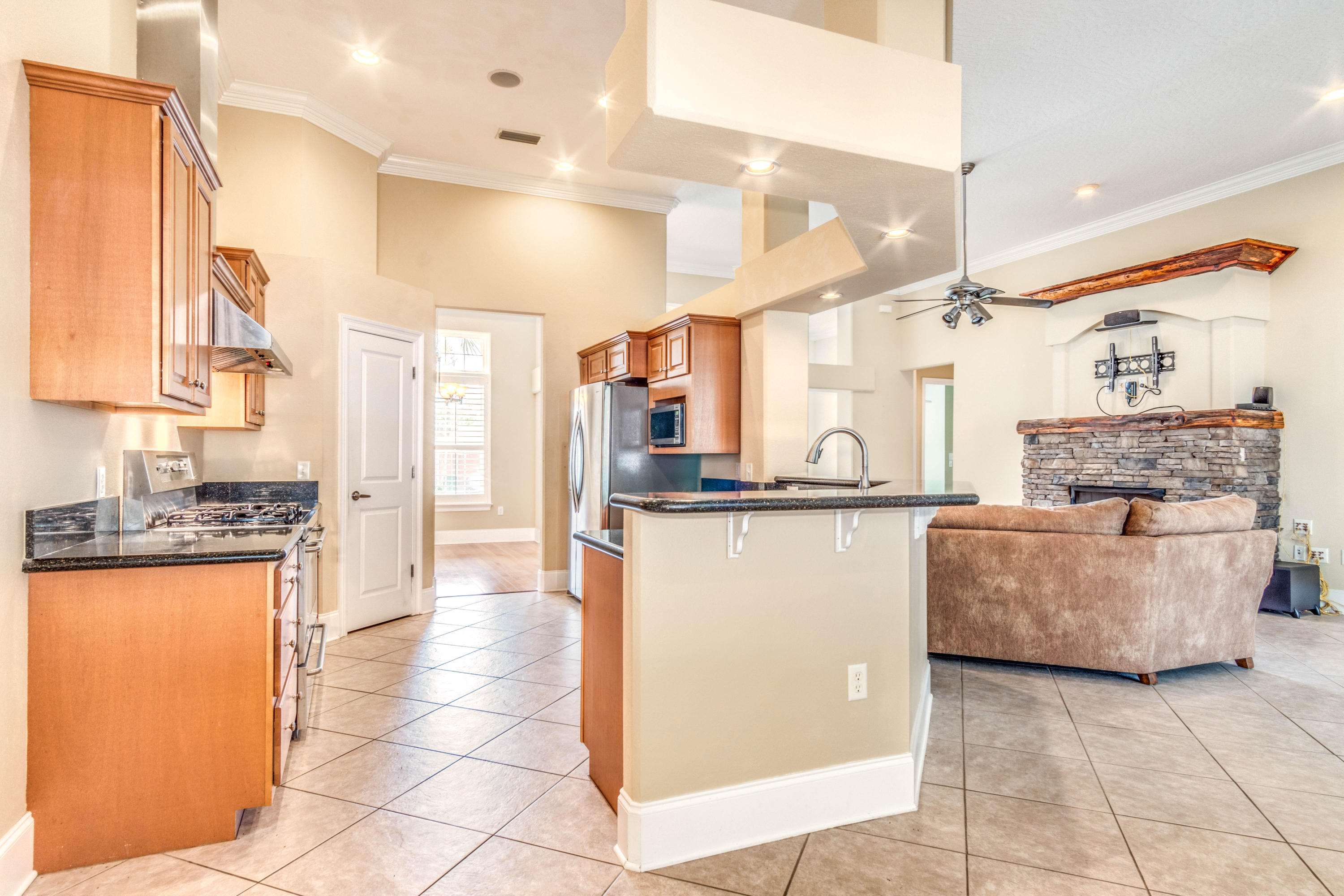 CHARDONNAY ESTATES - Residential