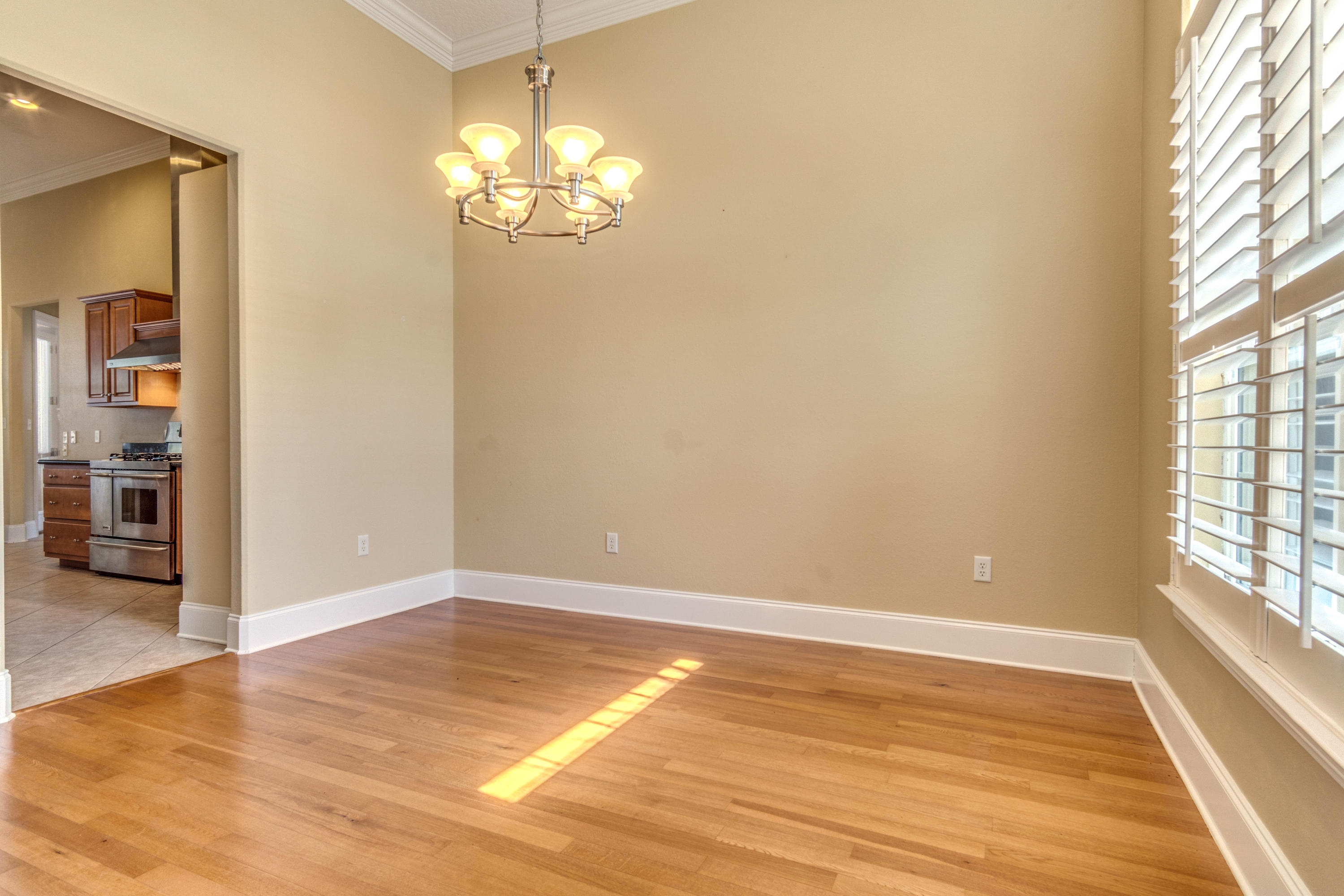 CHARDONNAY ESTATES - Residential