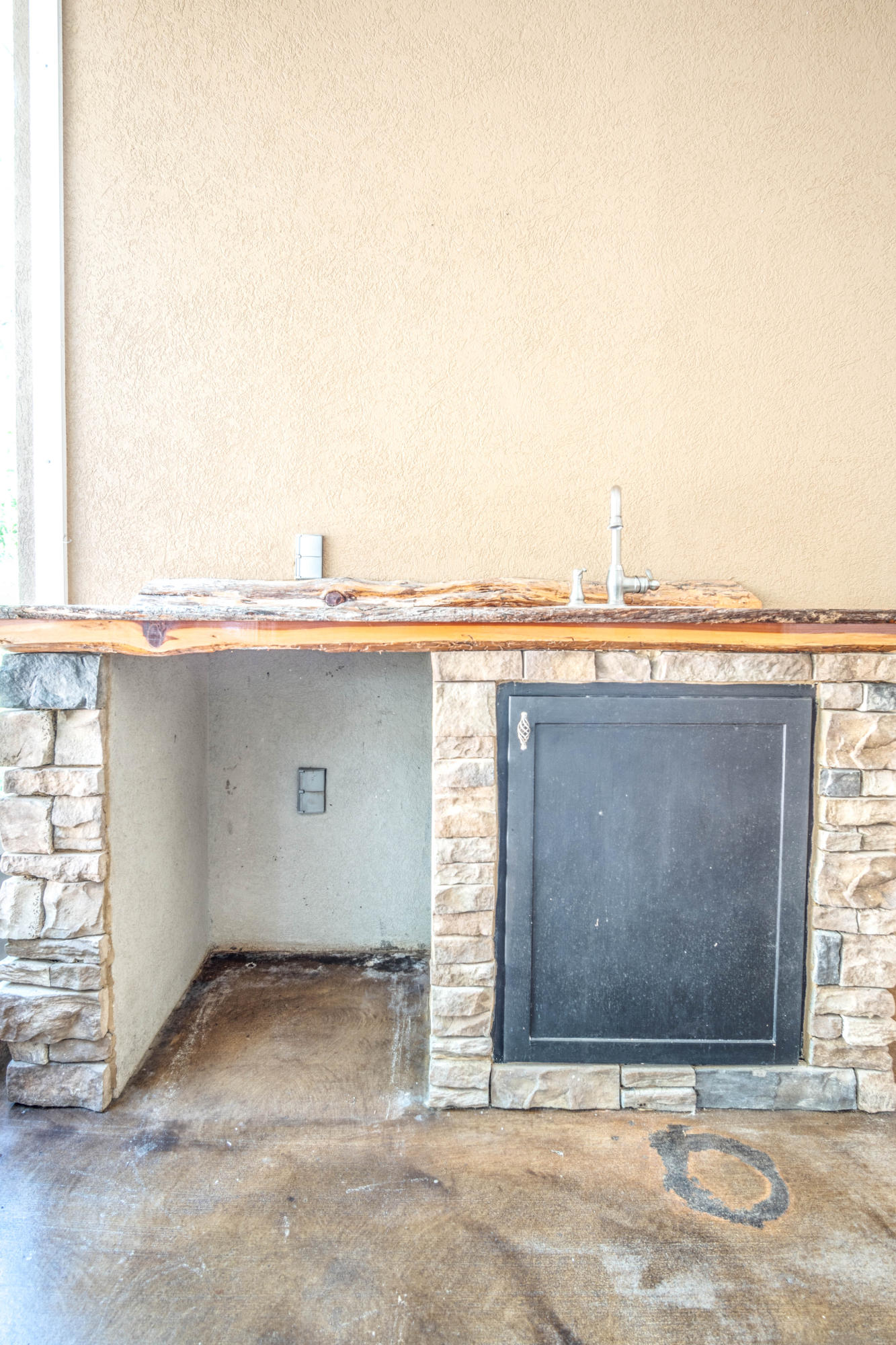 CHARDONNAY ESTATES - Residential