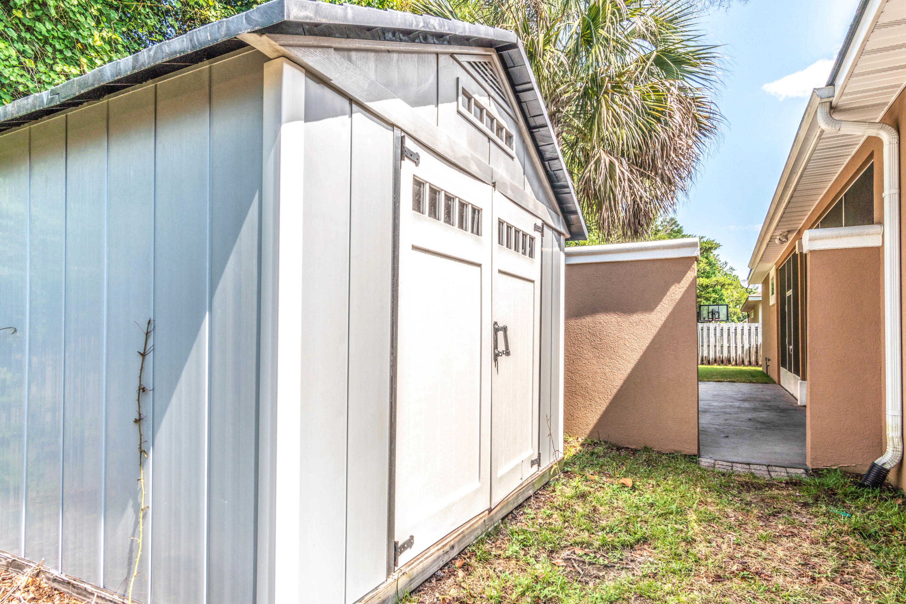 CHARDONNAY ESTATES - Residential