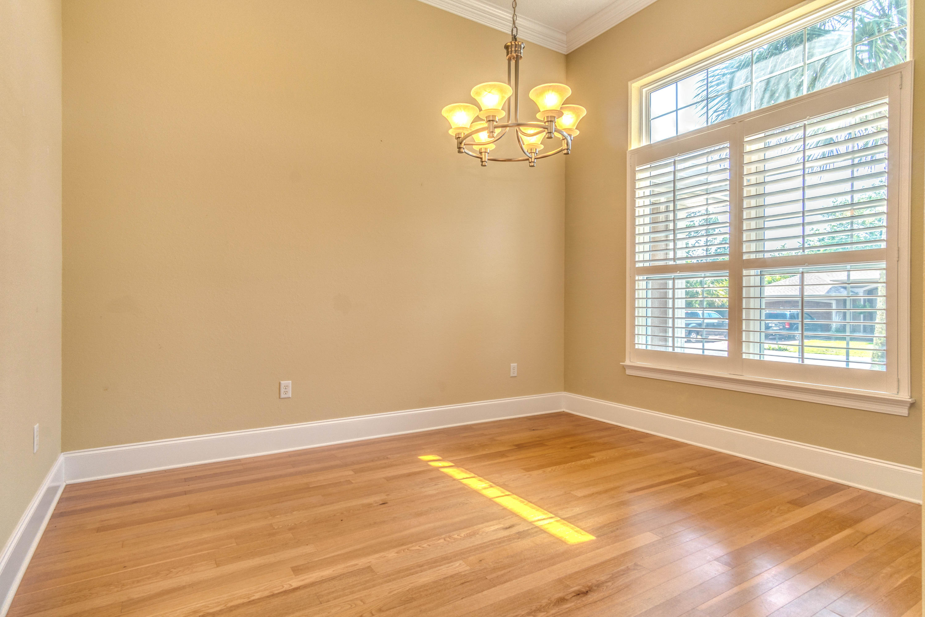 CHARDONNAY ESTATES - Residential