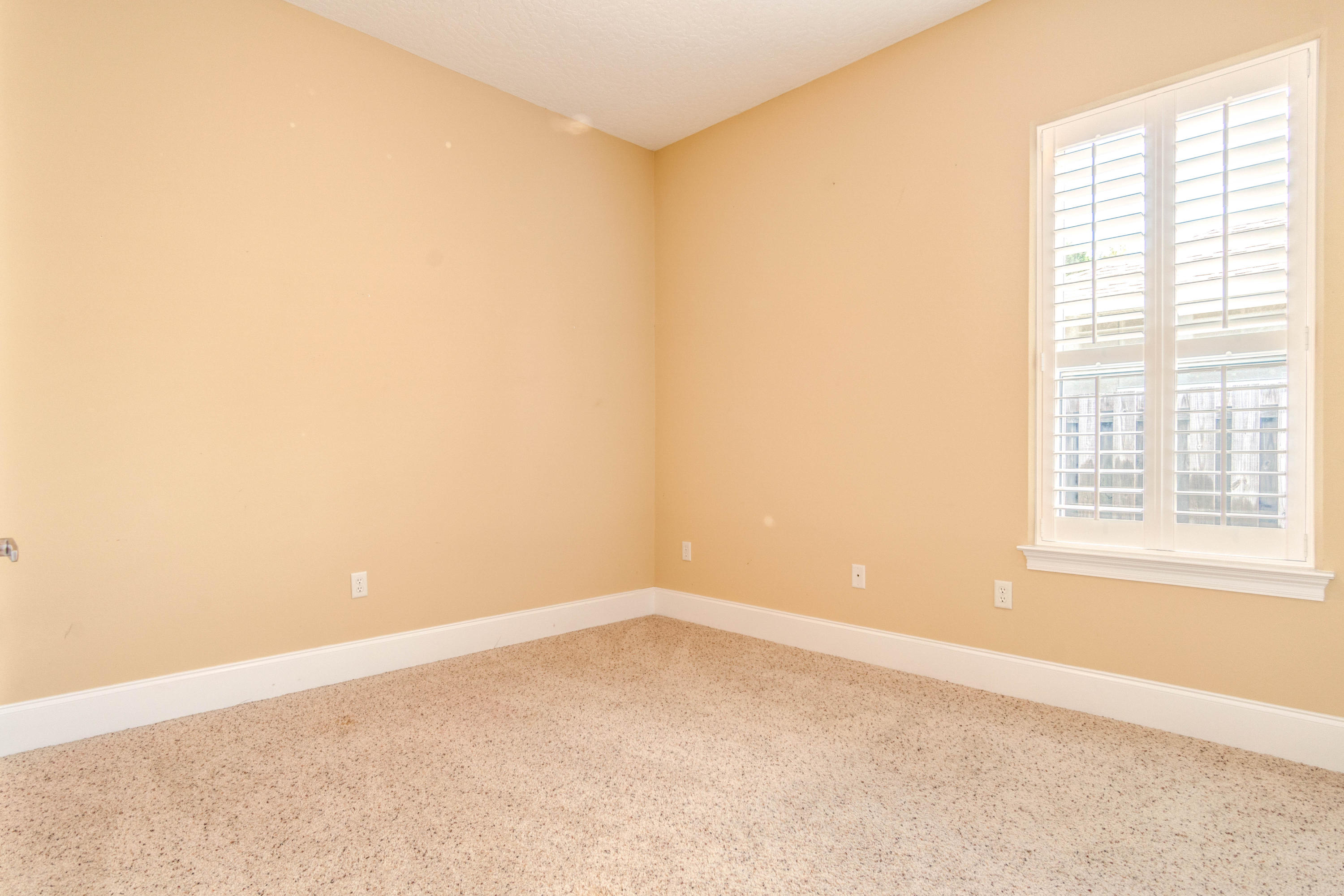 CHARDONNAY ESTATES - Residential