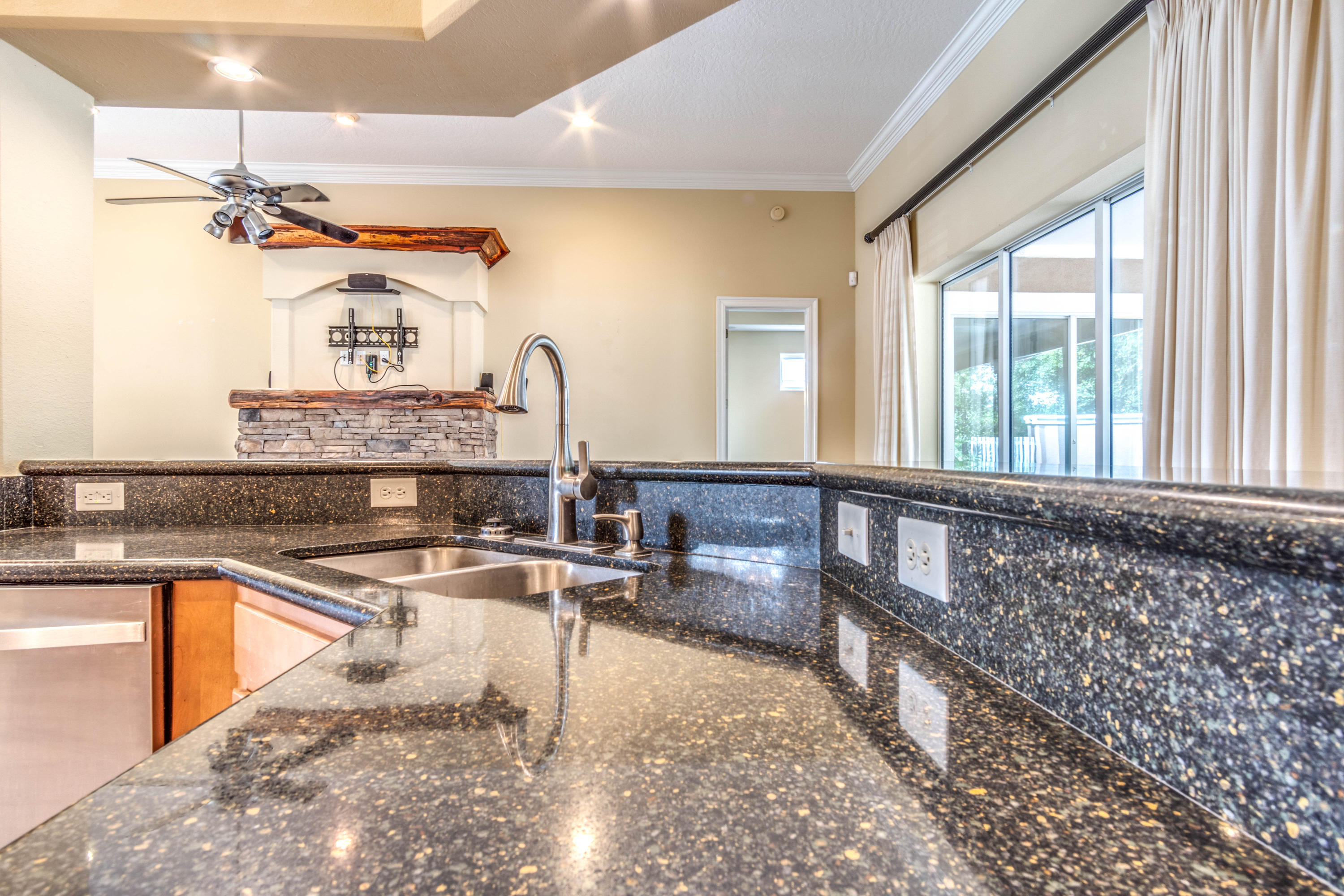 CHARDONNAY ESTATES - Residential