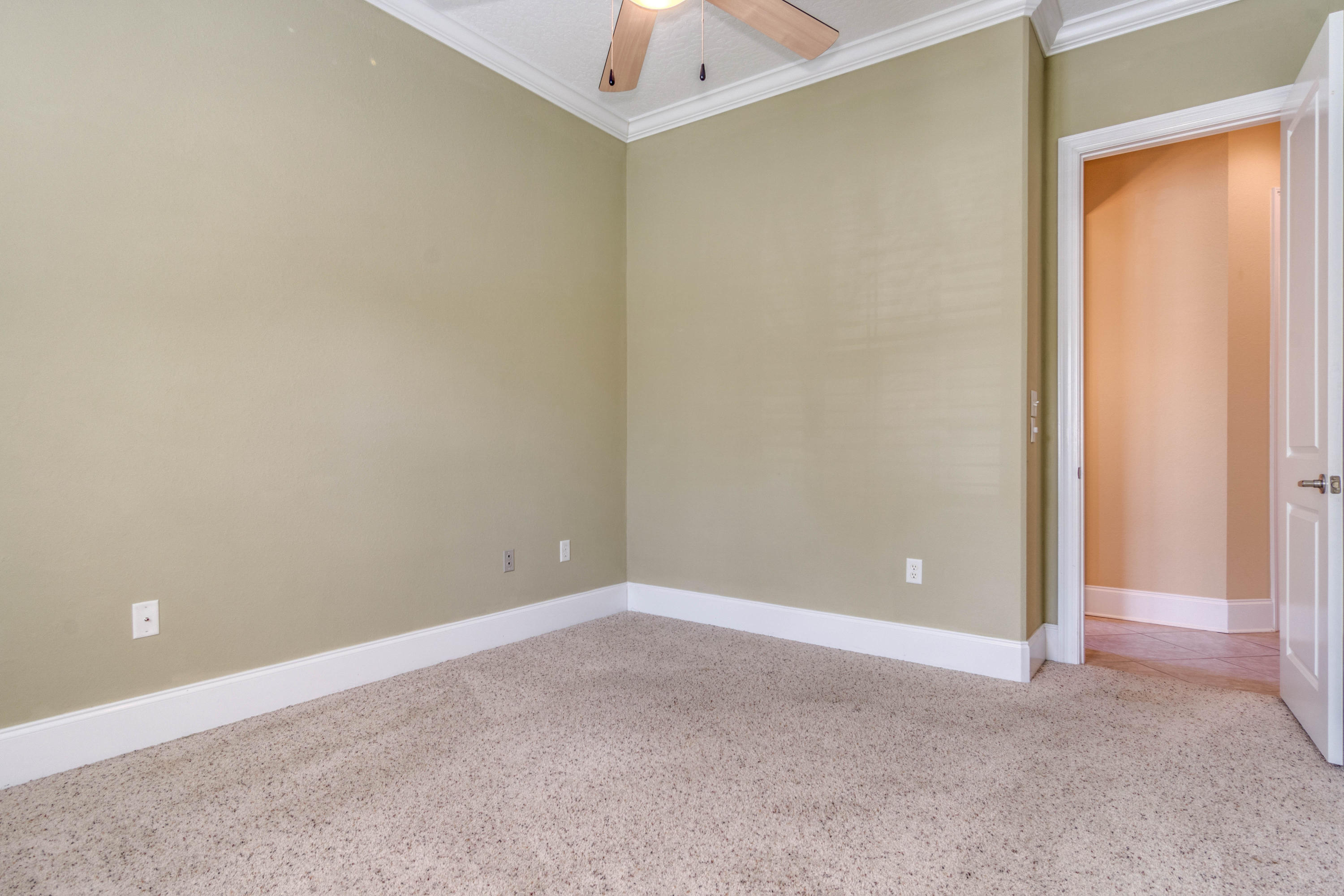 CHARDONNAY ESTATES - Residential