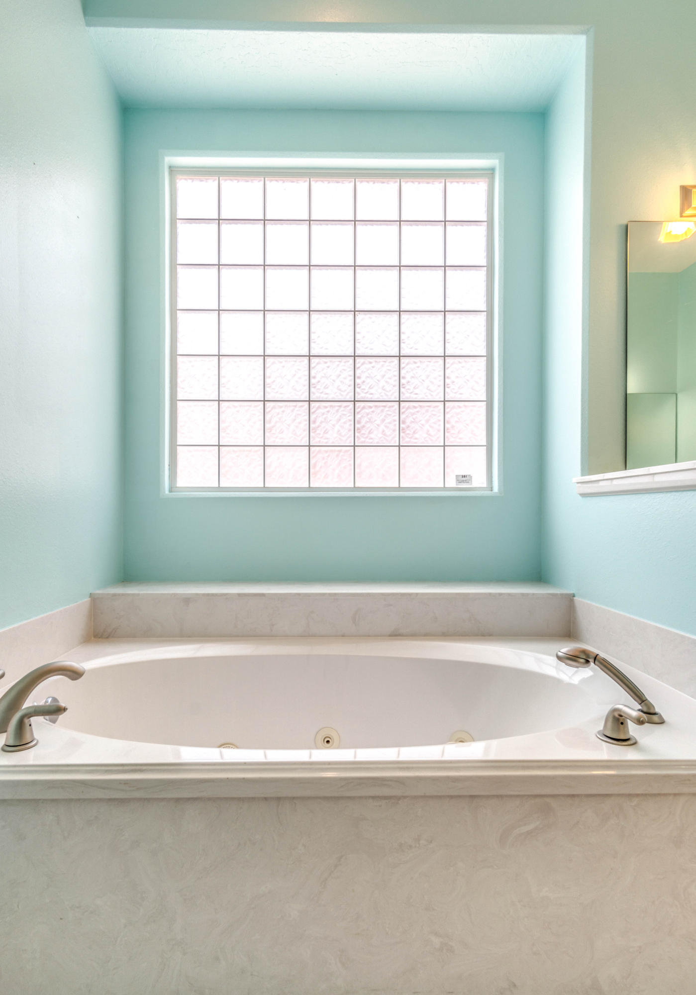 CHARDONNAY ESTATES - Residential