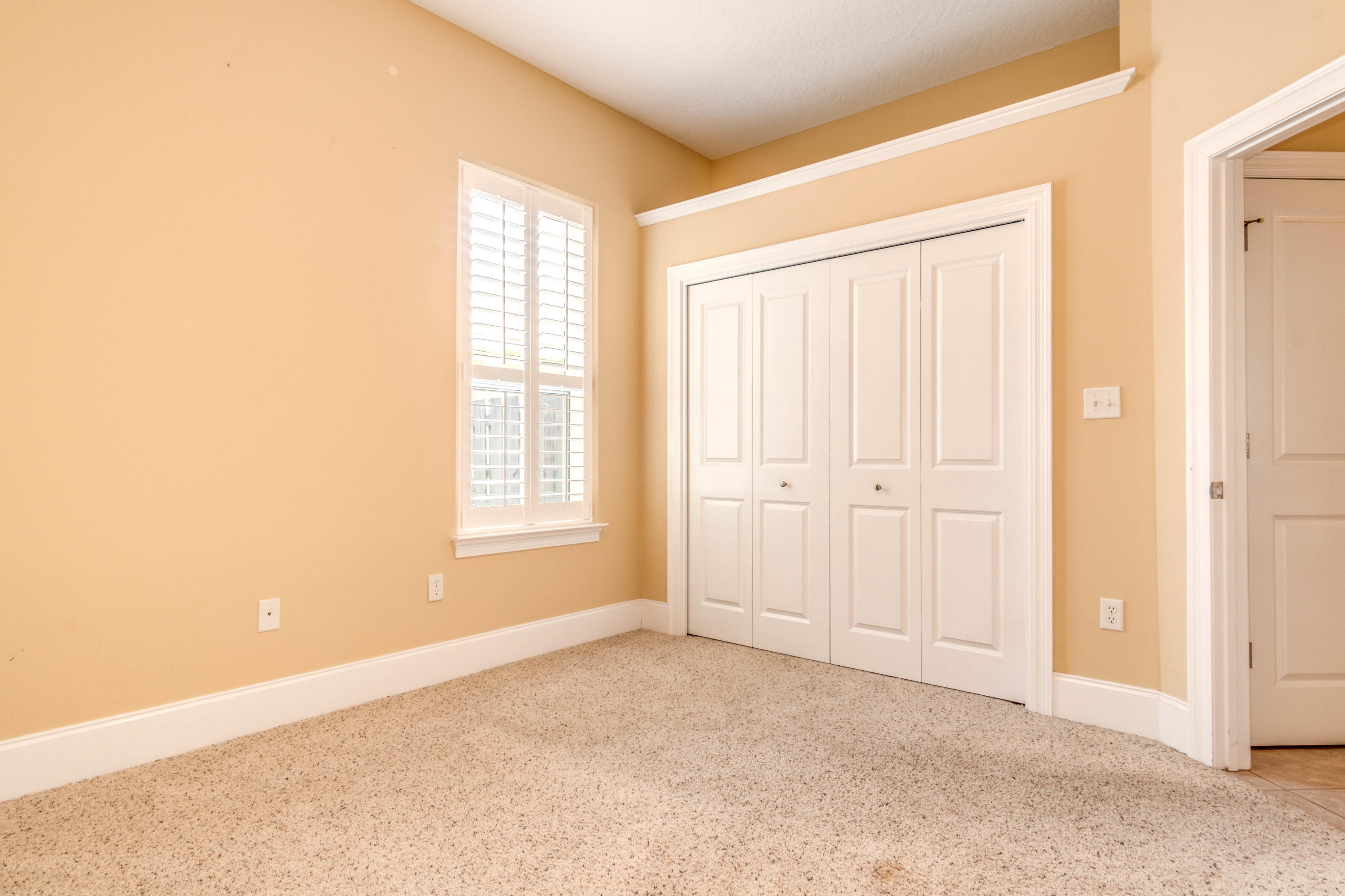 CHARDONNAY ESTATES - Residential