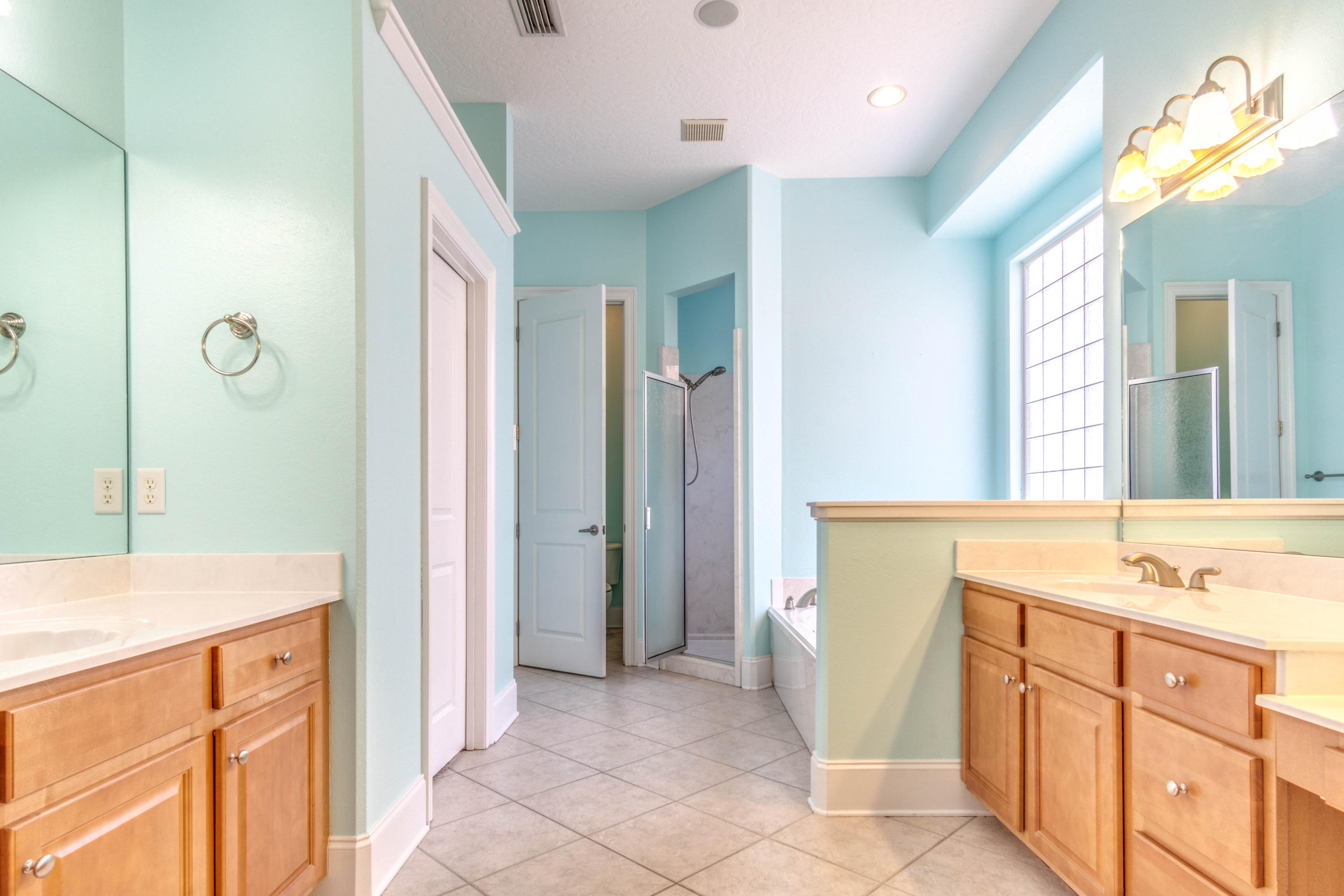 CHARDONNAY ESTATES - Residential