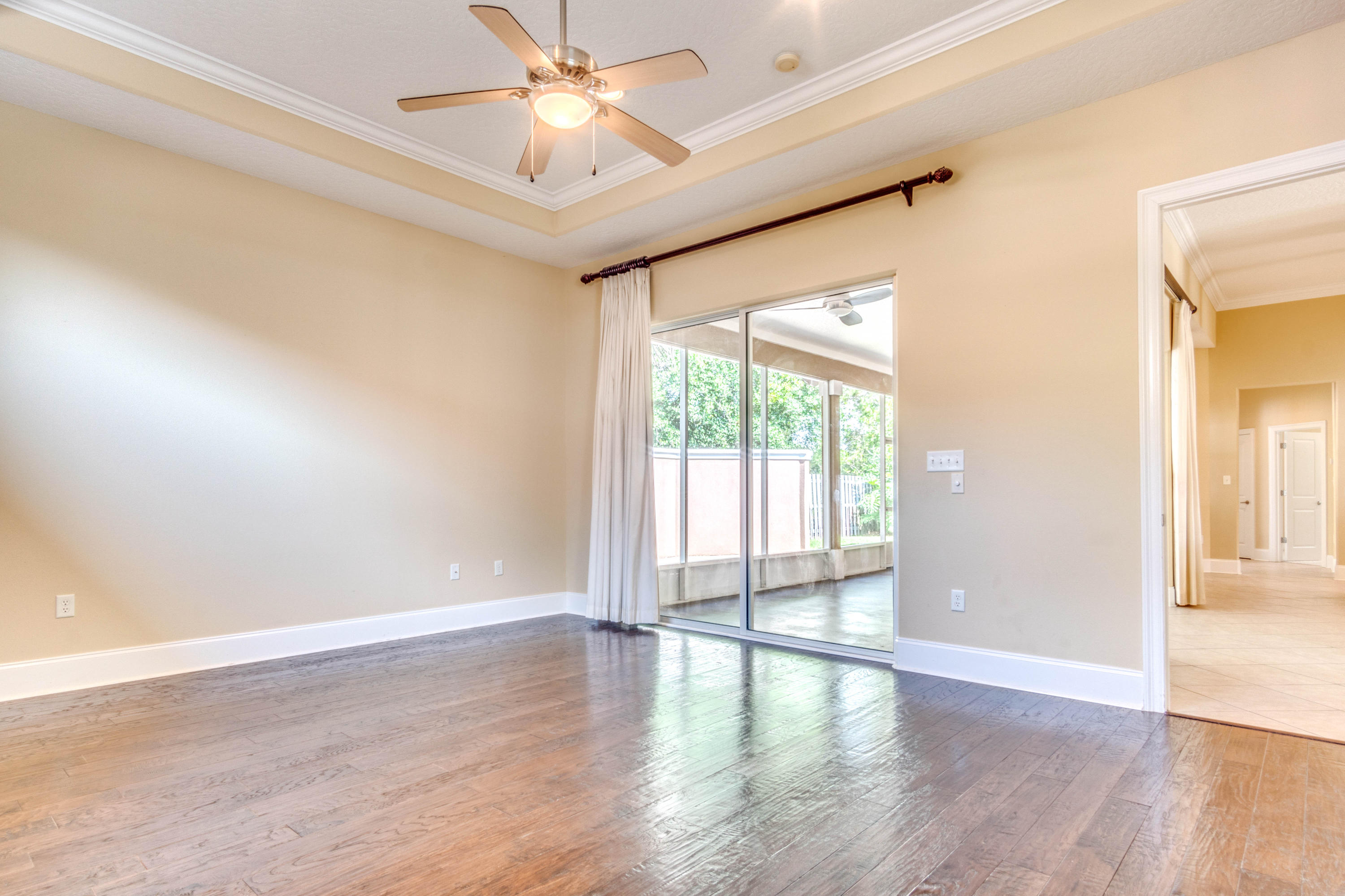 CHARDONNAY ESTATES - Residential