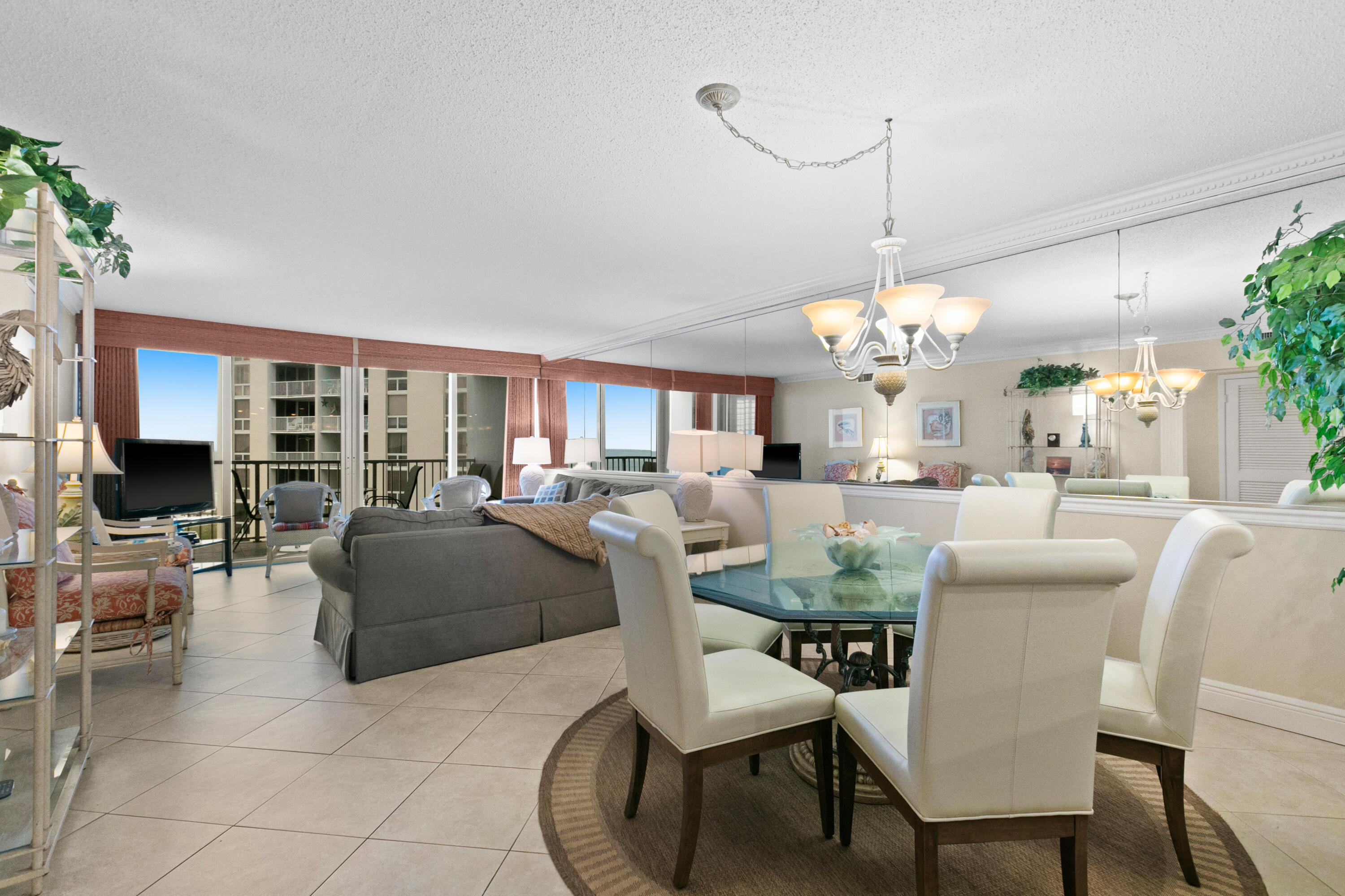 SHORELINE TOWERS 1 - Residential