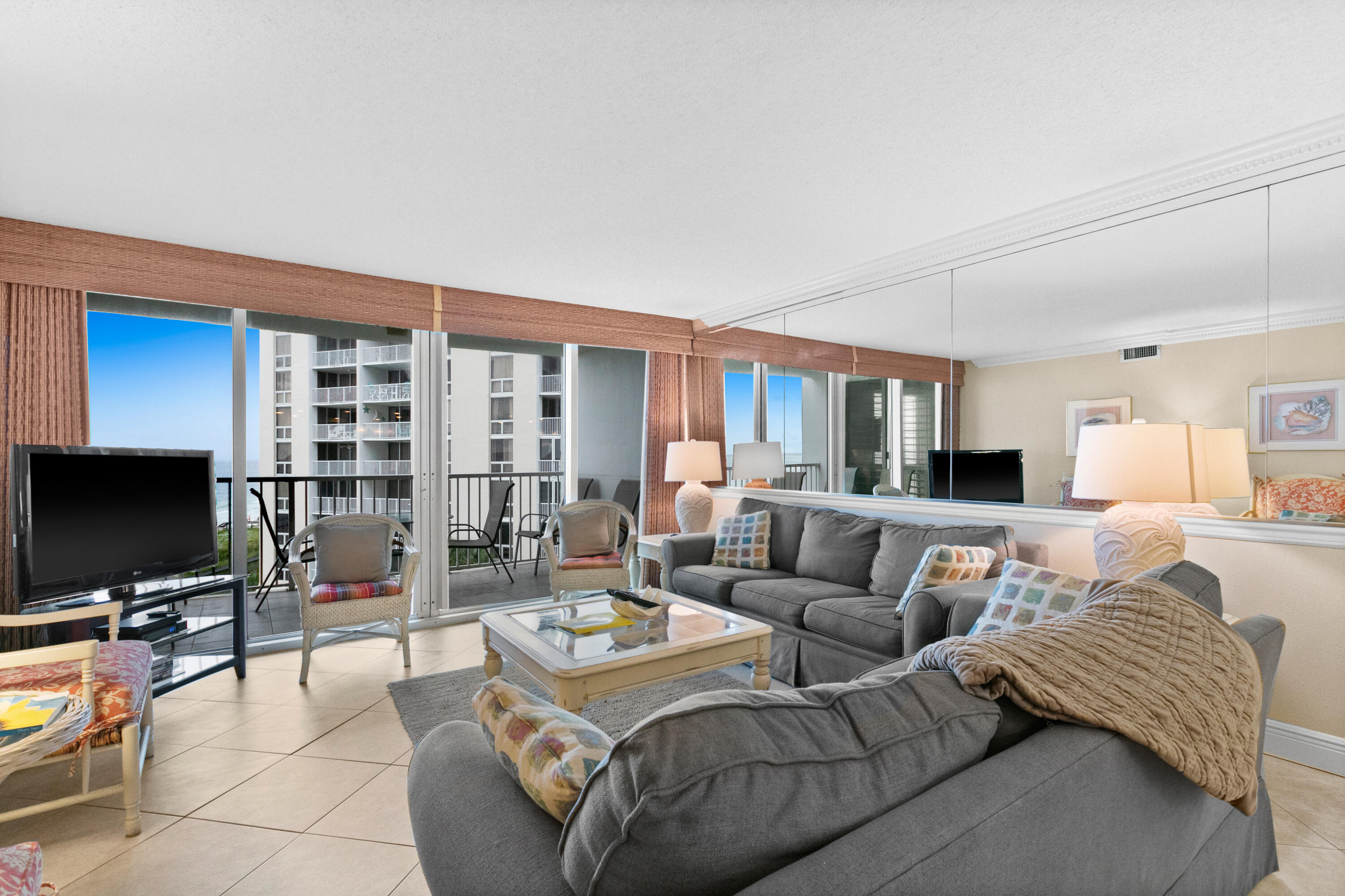 SHORELINE TOWERS 1 - Residential