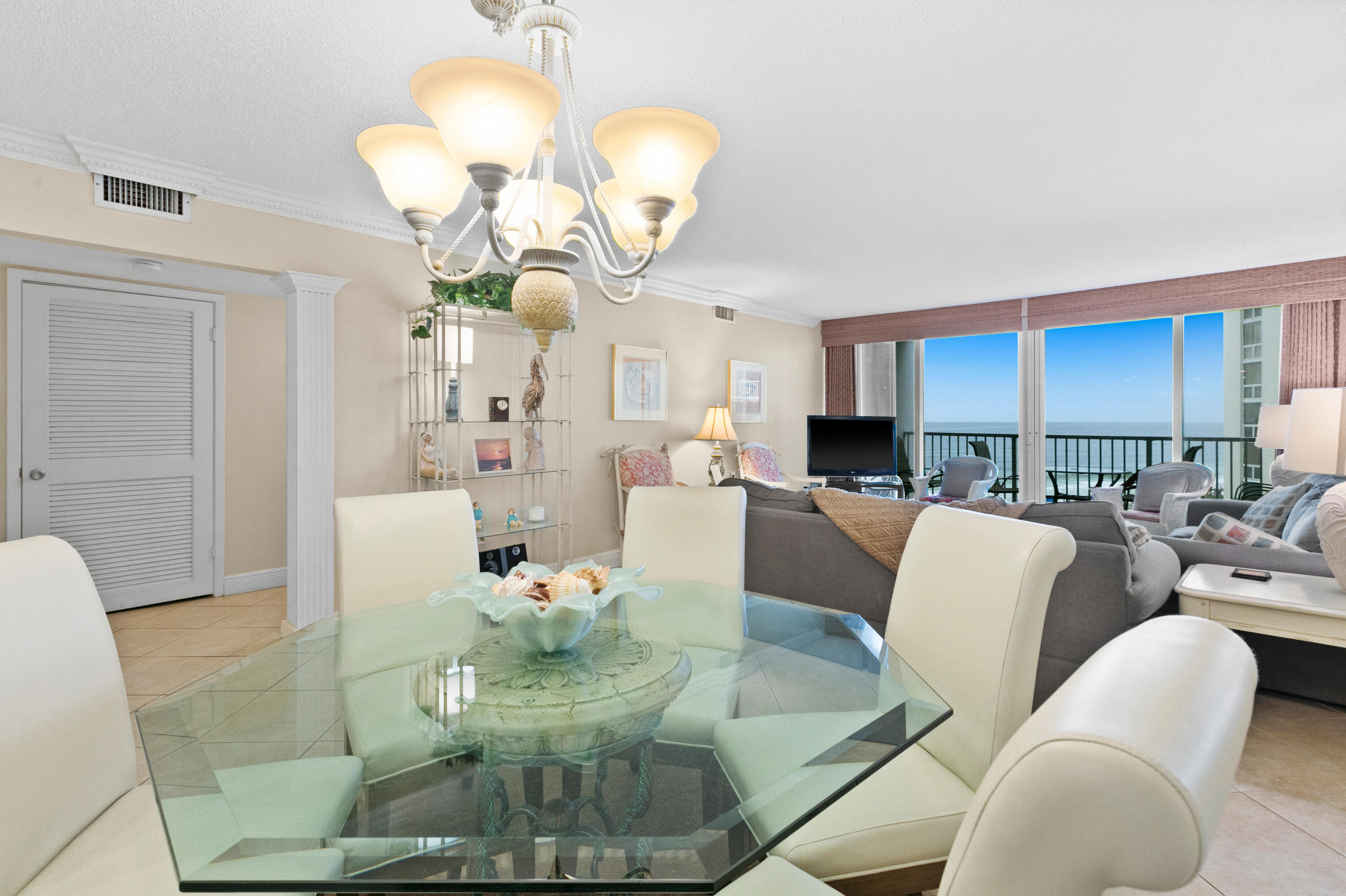 SHORELINE TOWERS 1 - Residential