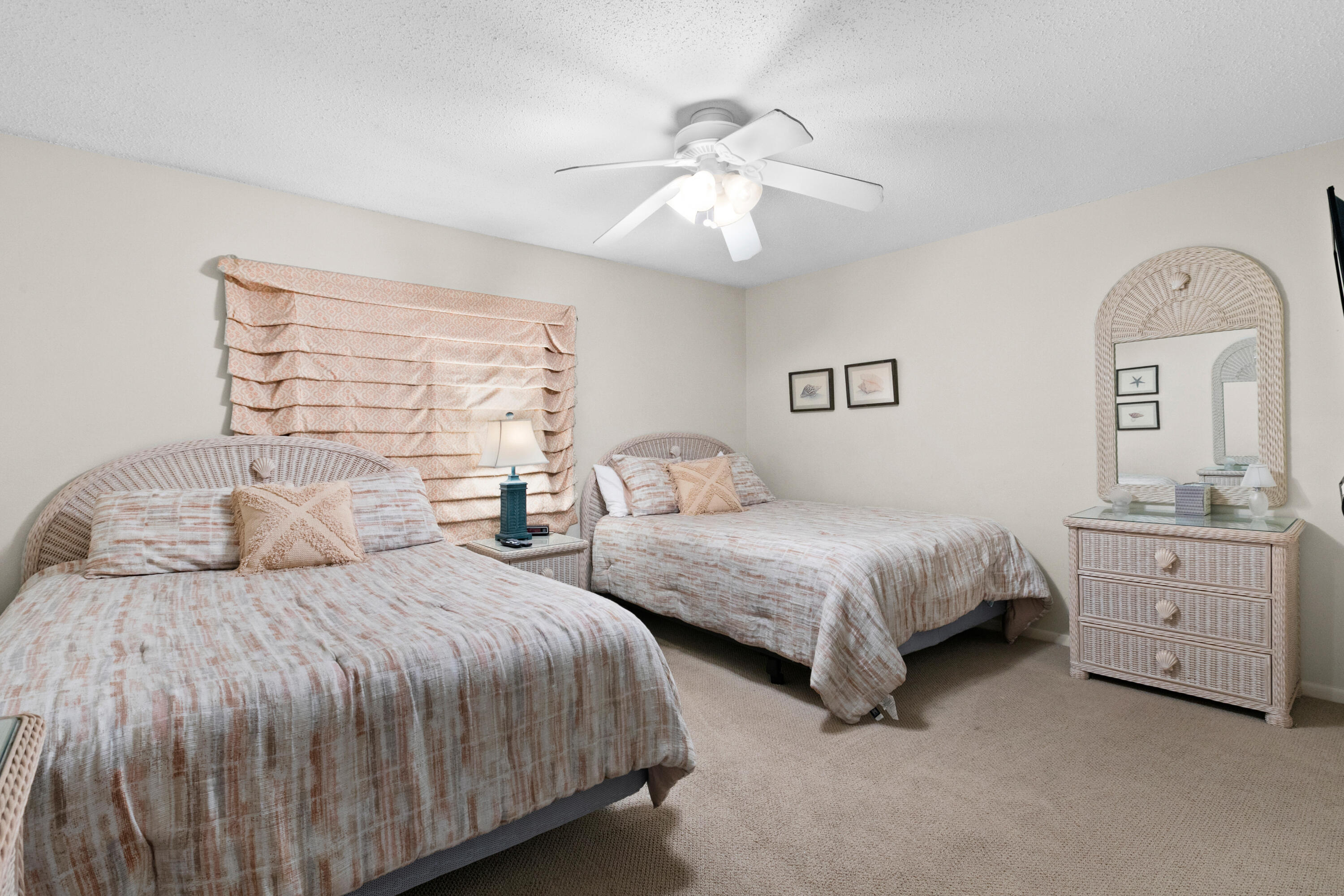 SHORELINE TOWERS 1 - Residential