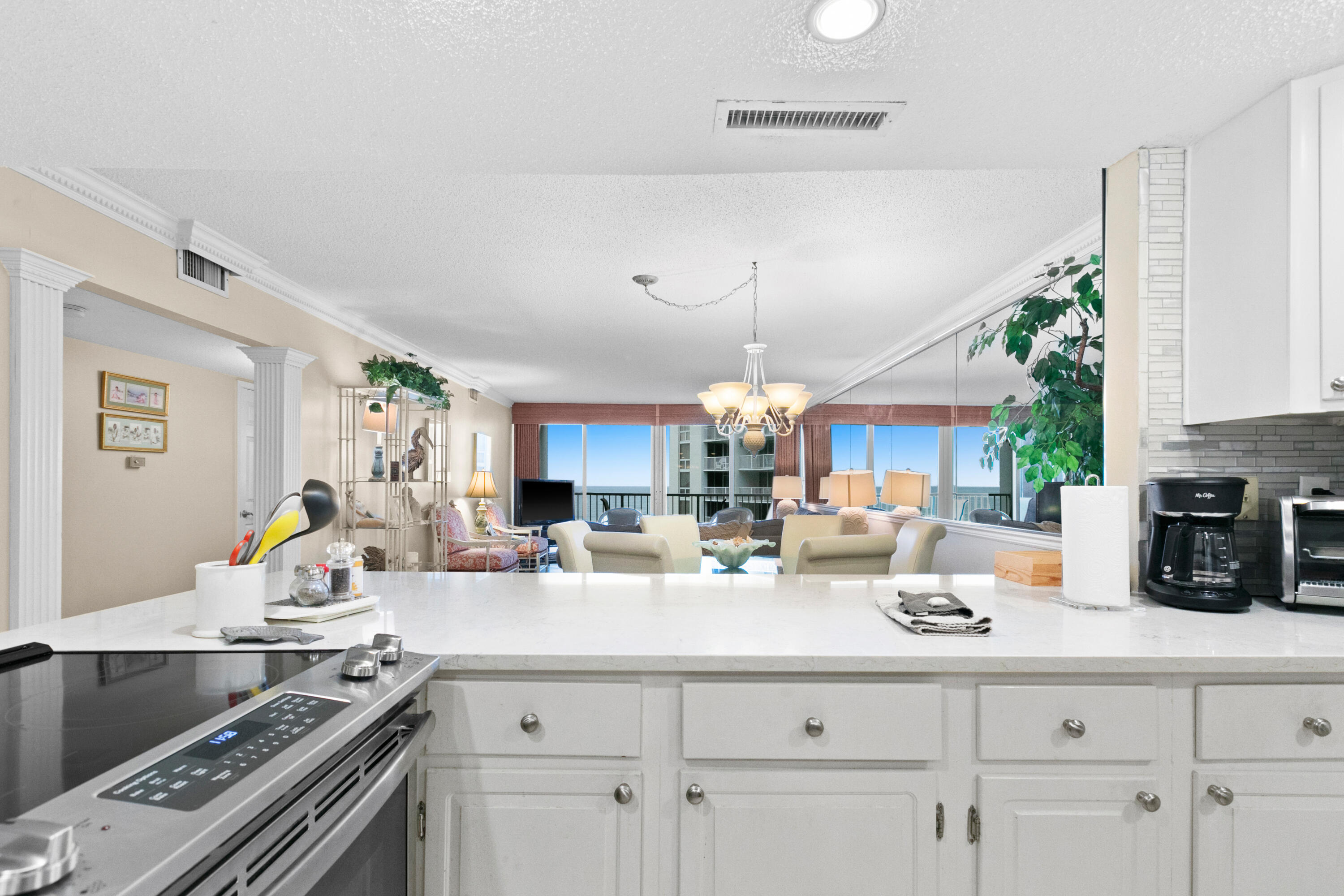 SHORELINE TOWERS 1 - Residential