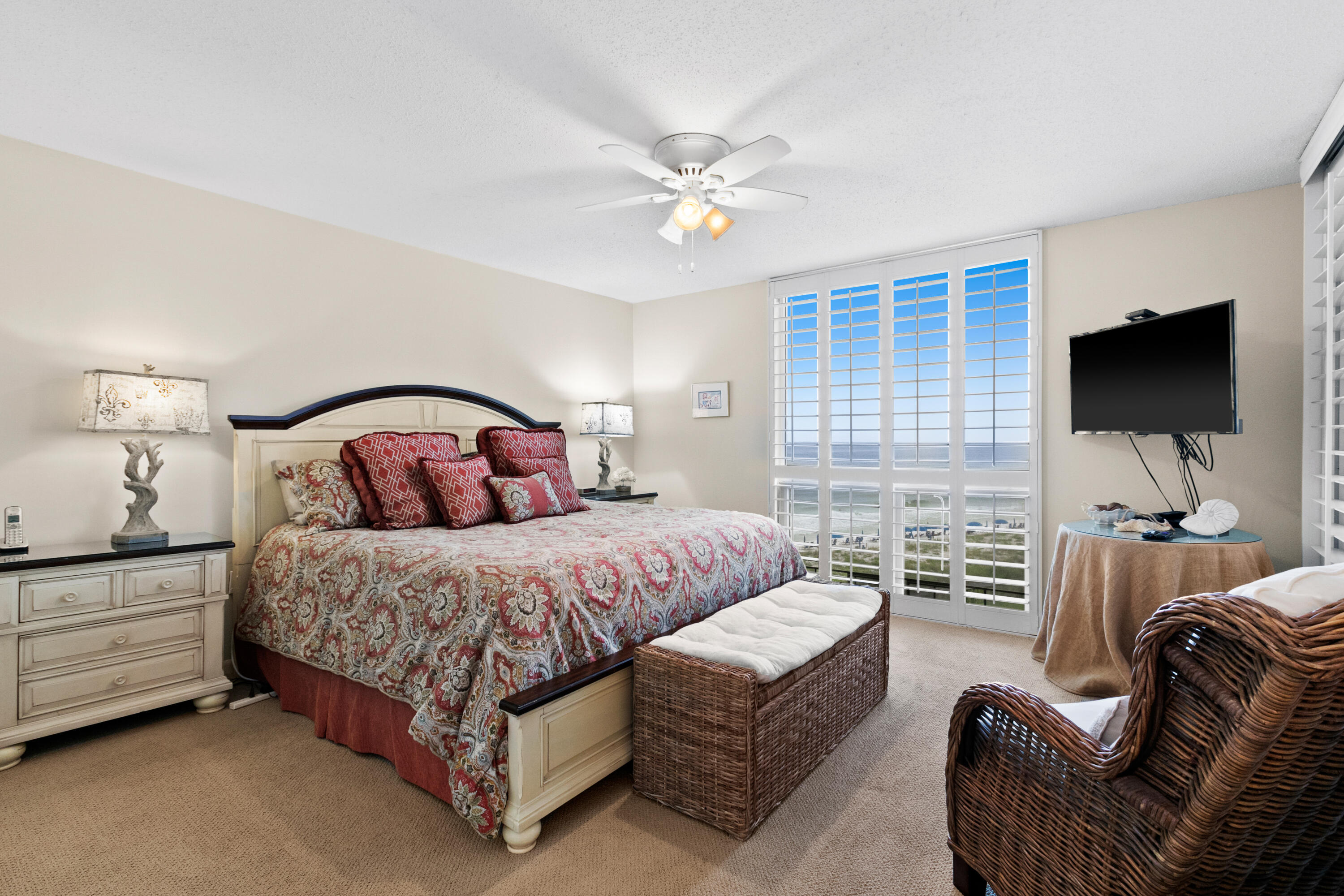 SHORELINE TOWERS 1 - Residential