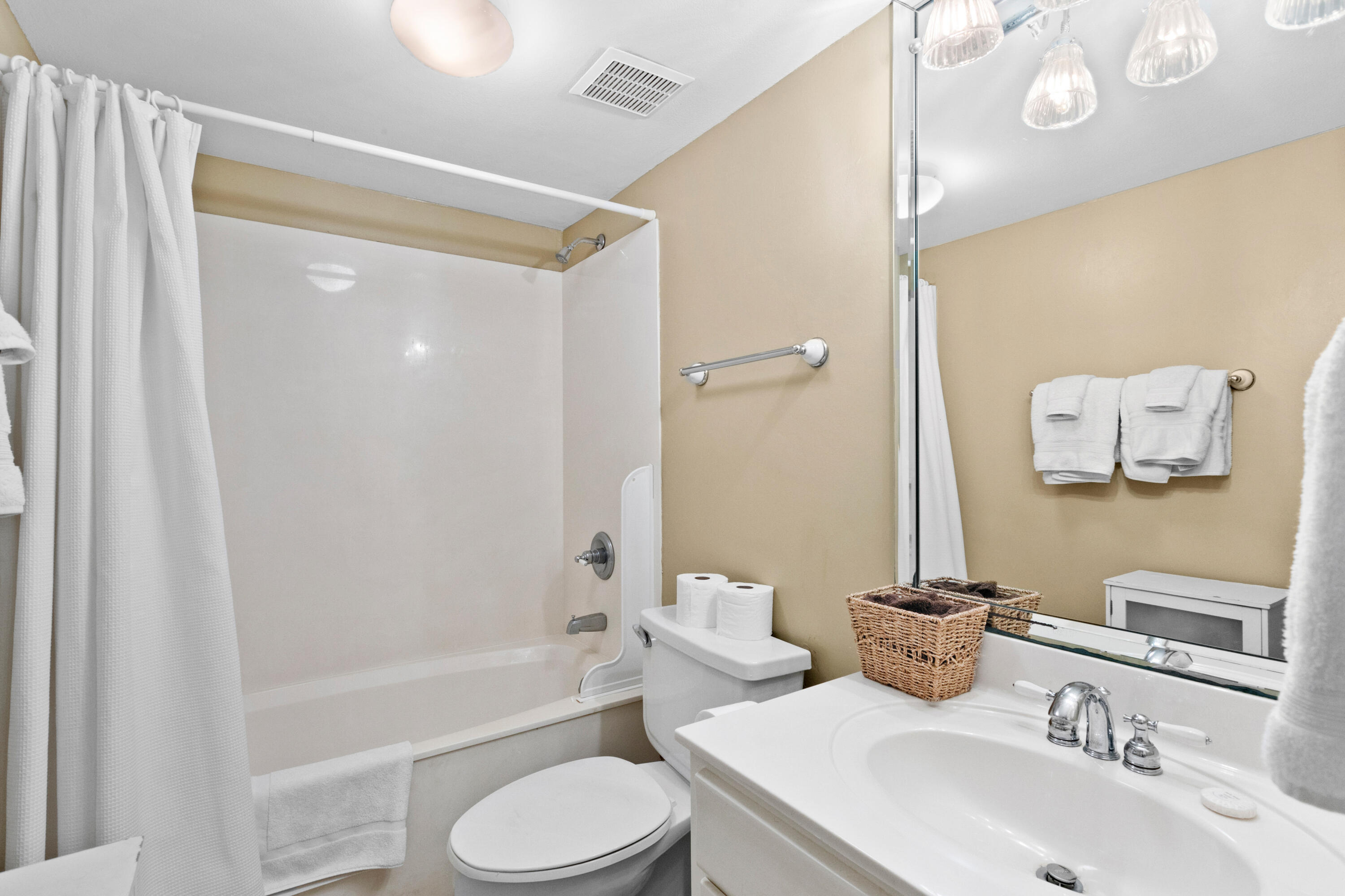 SHORELINE TOWERS 1 - Residential