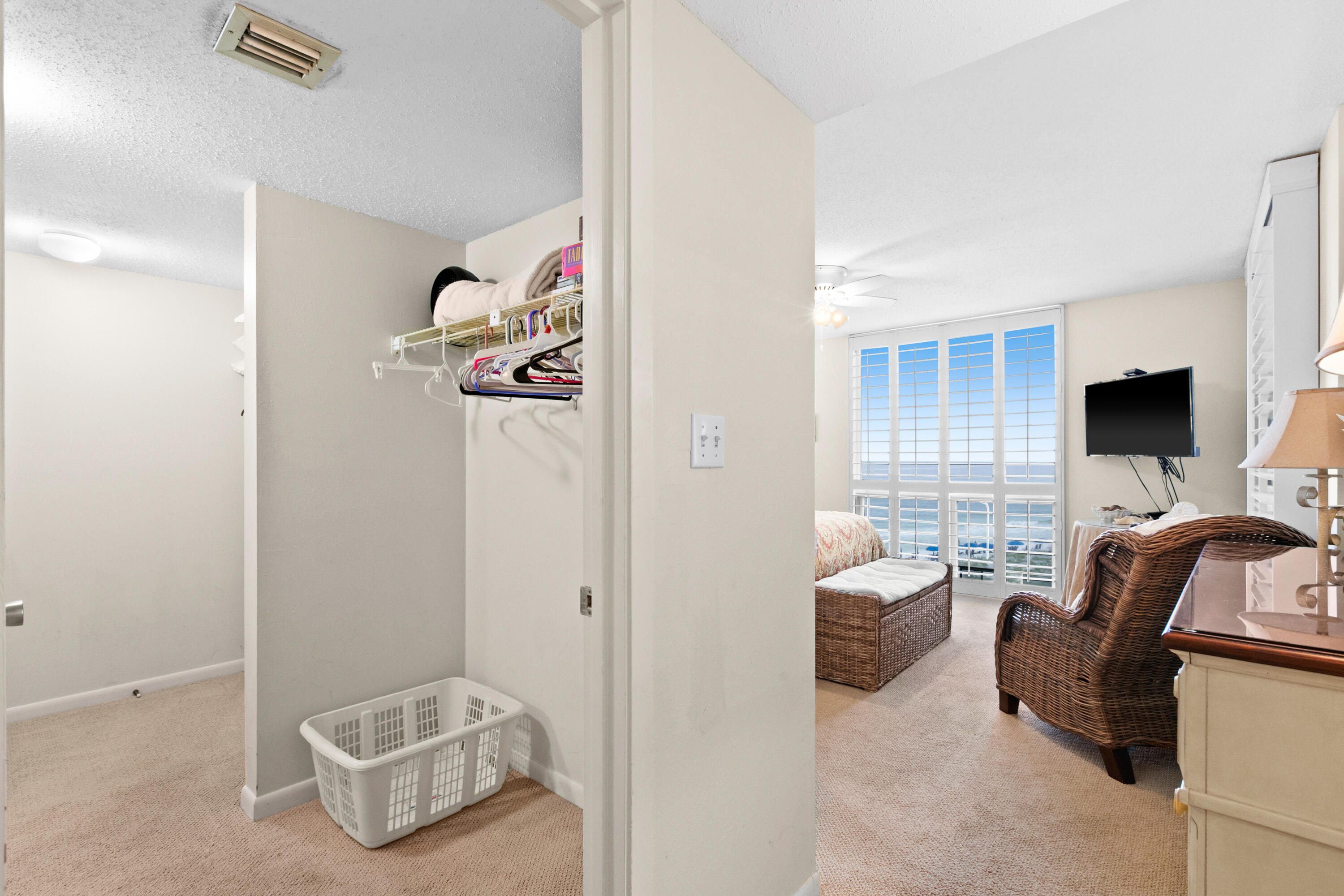 SHORELINE TOWERS 1 - Residential