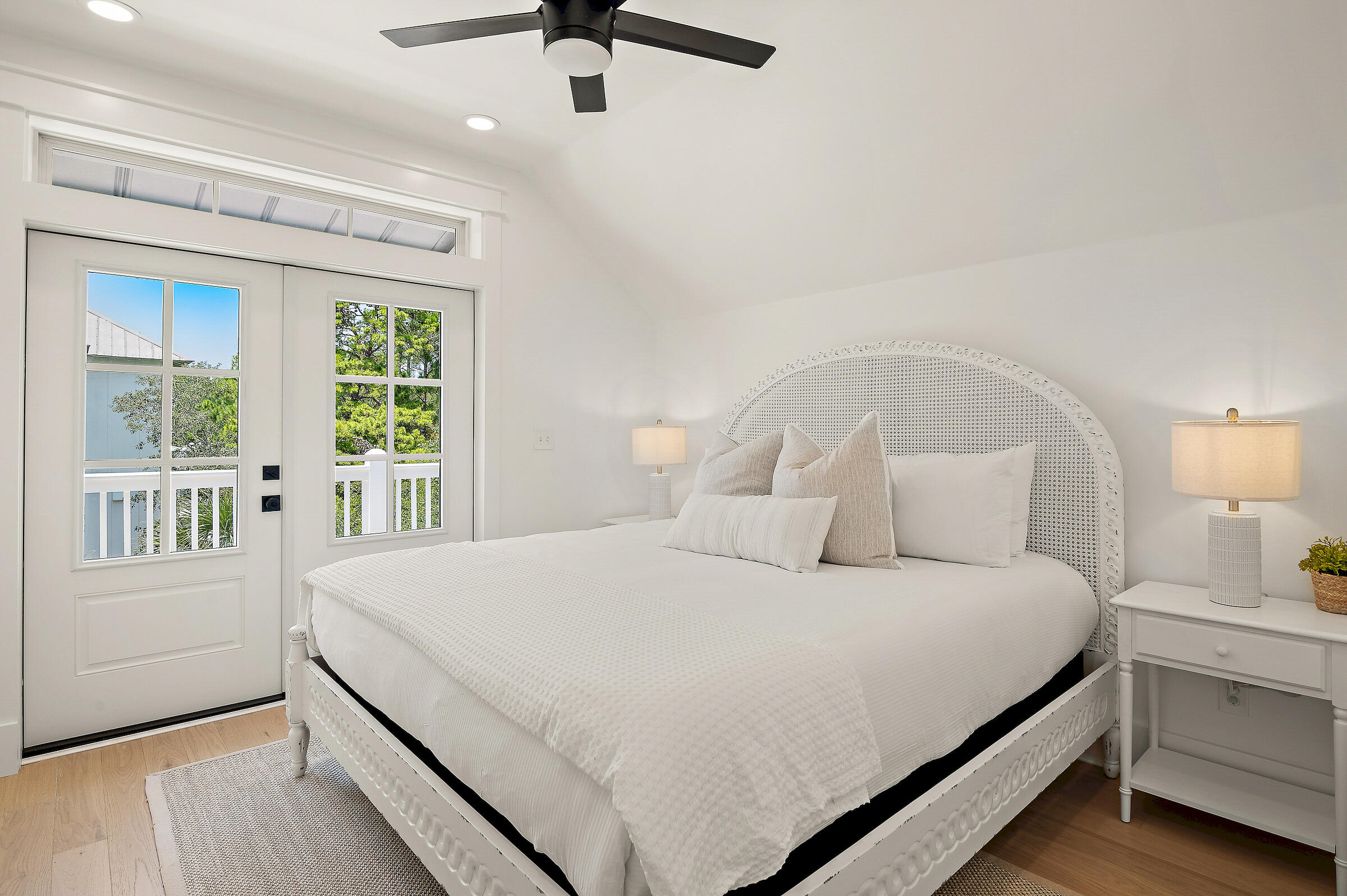 COTTAGES AT EASTERN LAKE - Residential Lease