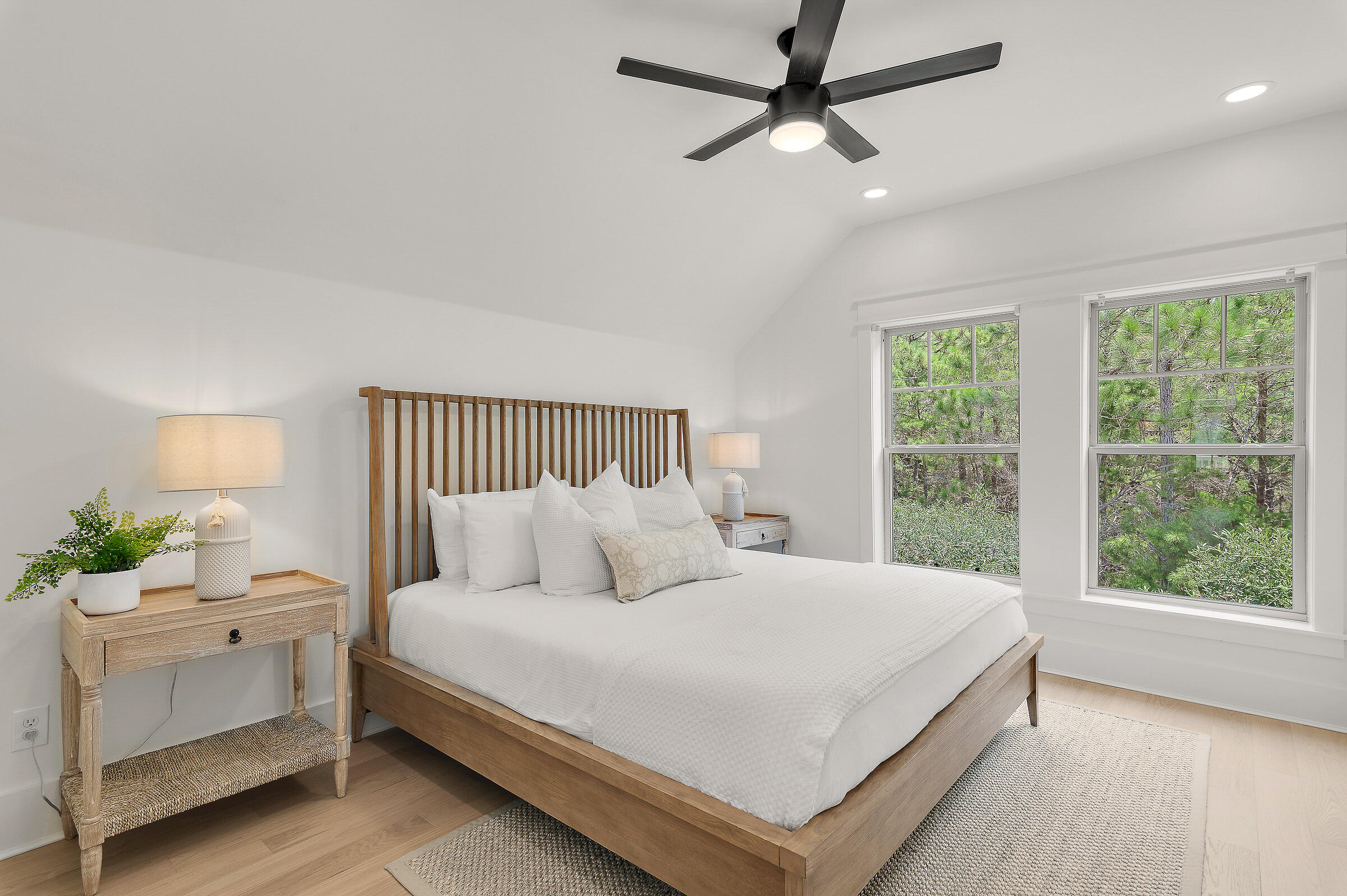 COTTAGES AT EASTERN LAKE - Residential Lease