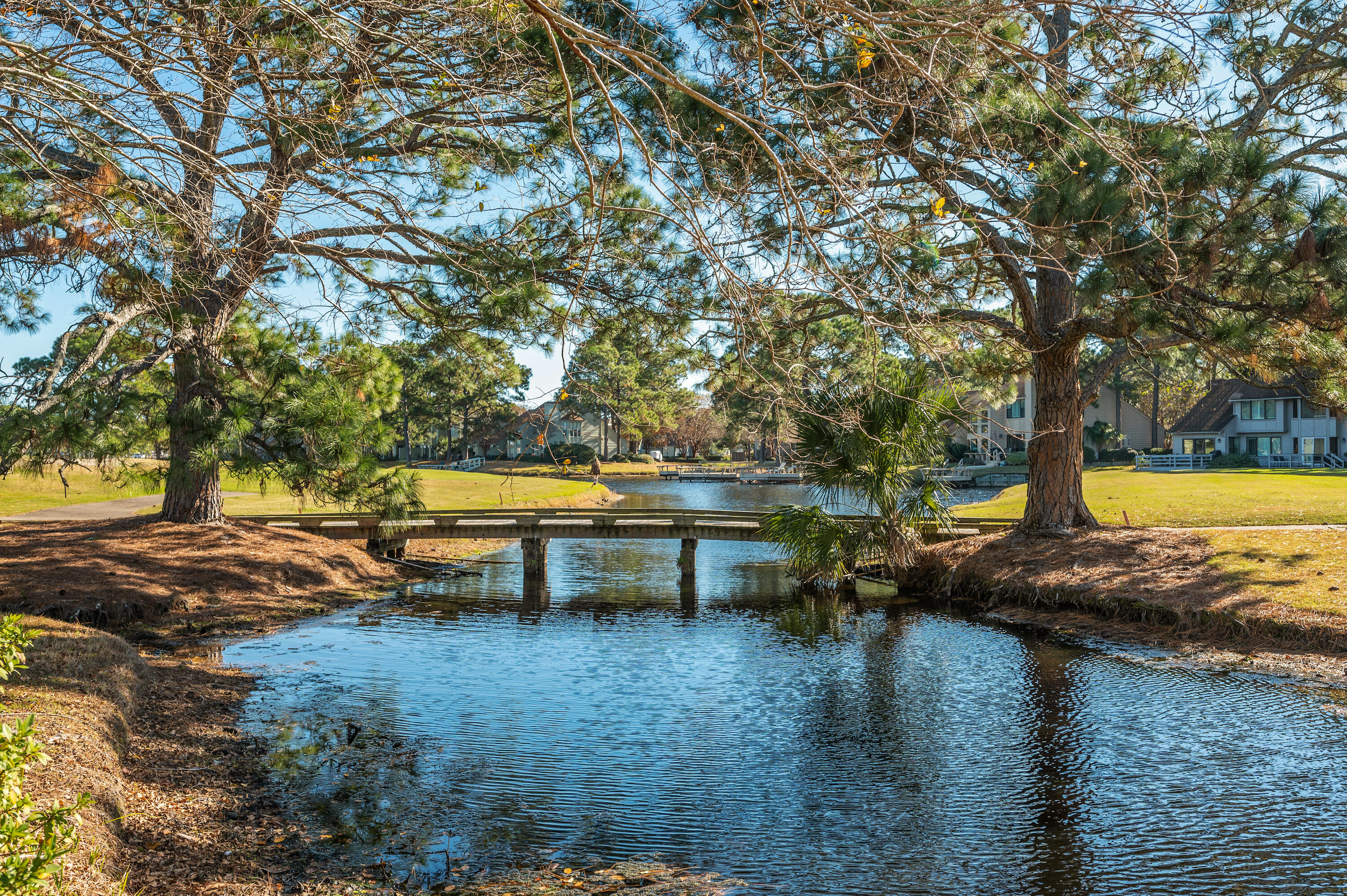 PLAYERS CLUB ON THE BAY THE - Residential