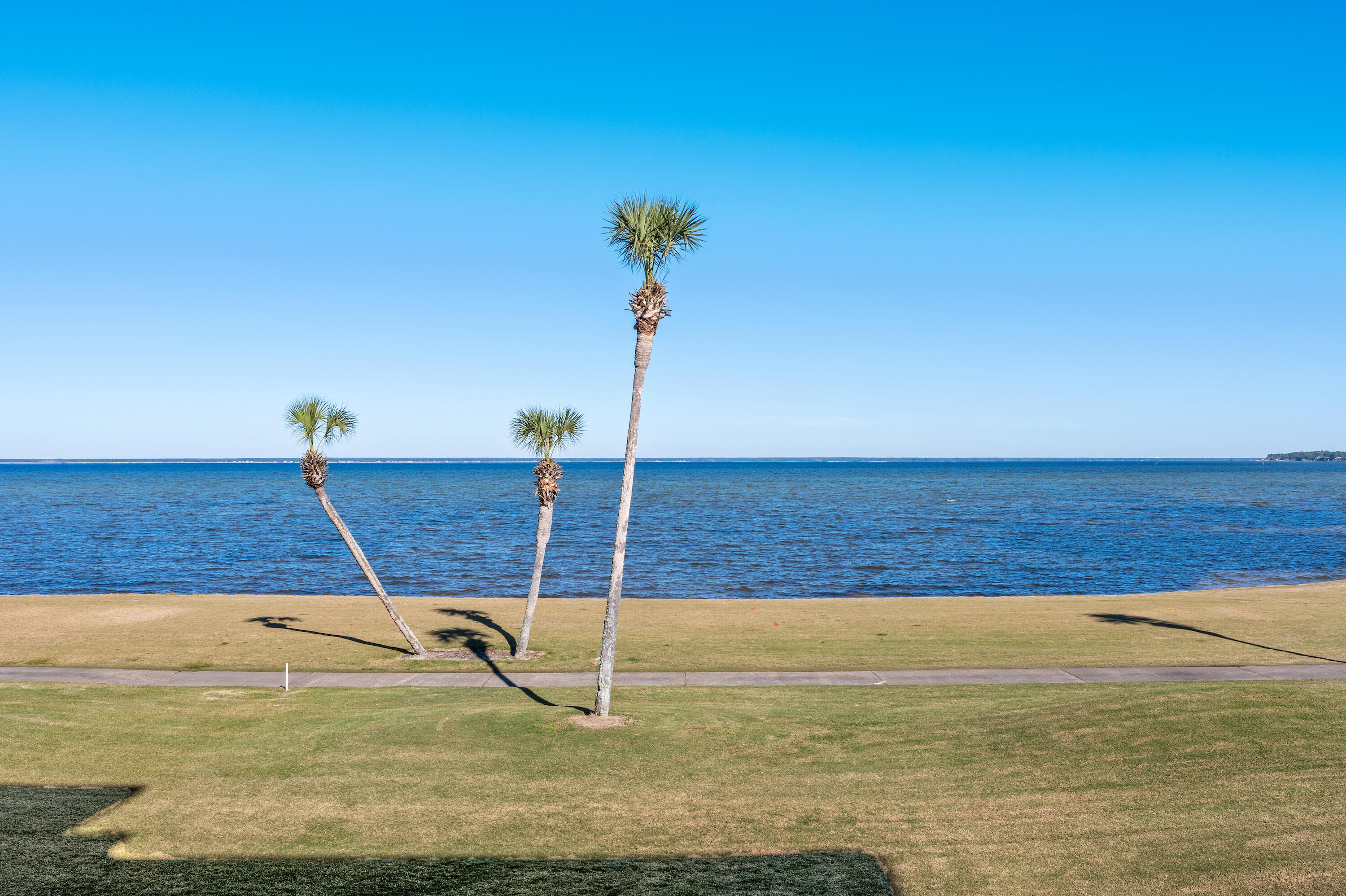 PLAYERS CLUB ON THE BAY THE - Residential