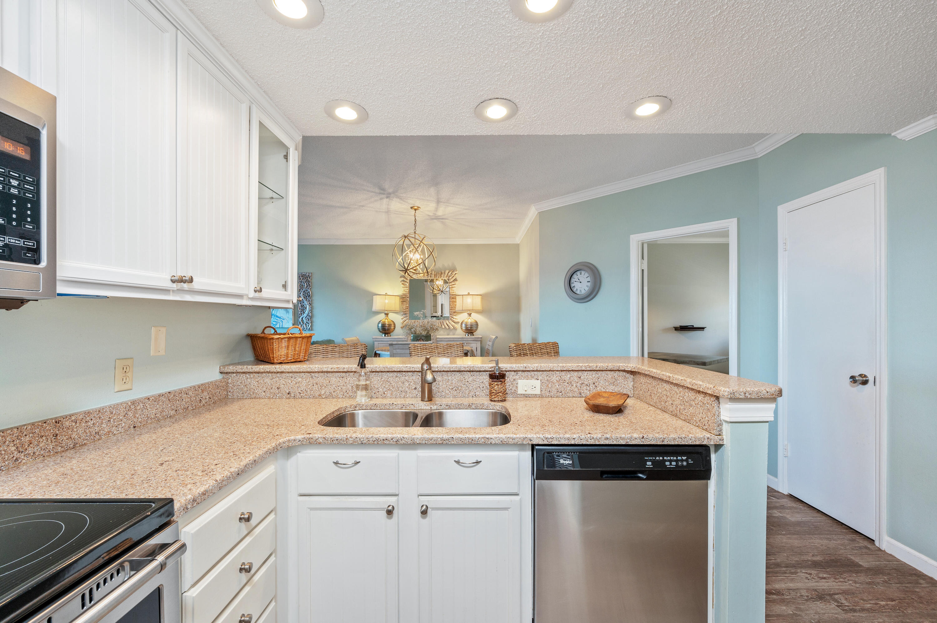 PLAYERS CLUB ON THE BAY THE - Residential