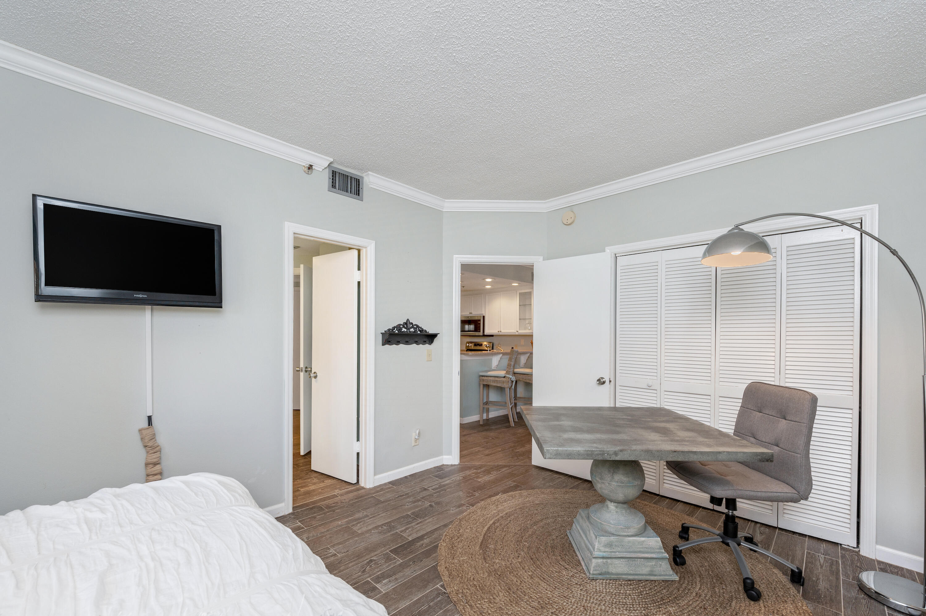 PLAYERS CLUB ON THE BAY THE - Residential