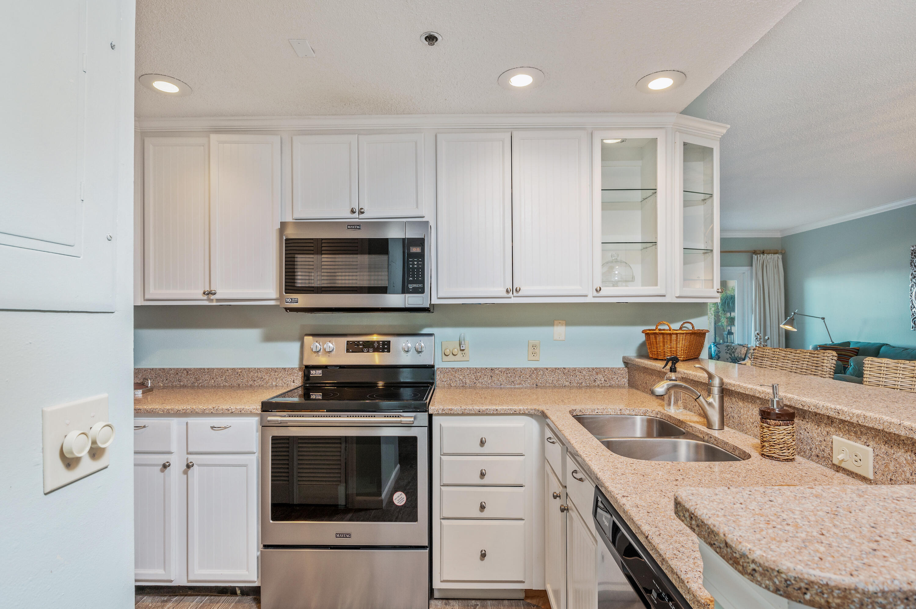 PLAYERS CLUB ON THE BAY THE - Residential