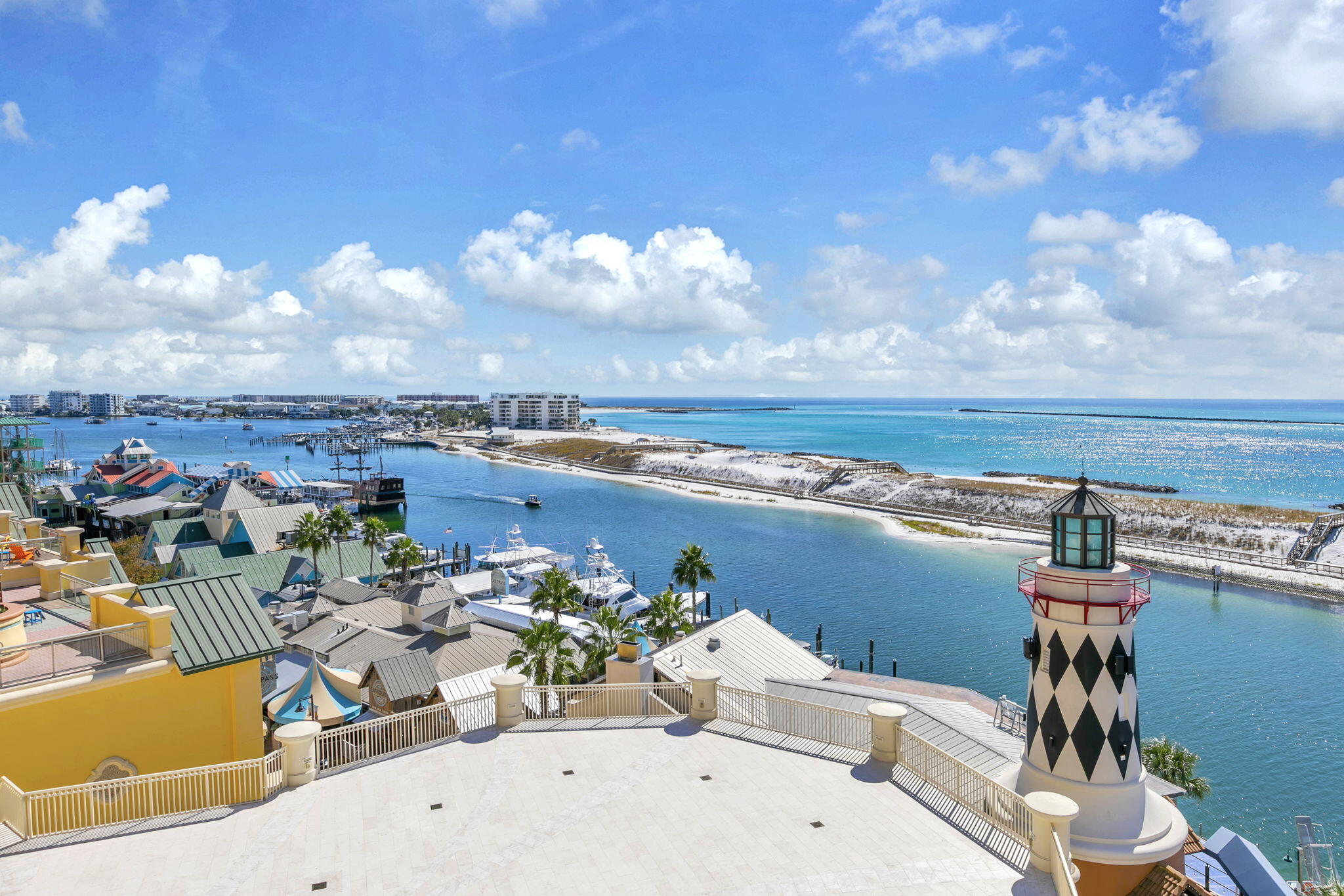 EMERALD GRANDE - Residential