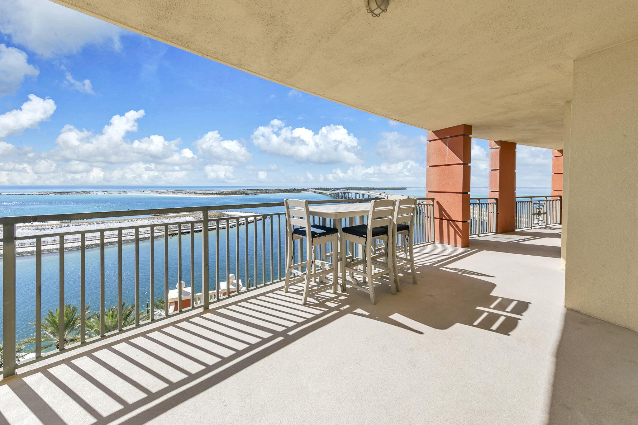 EMERALD GRANDE - Residential