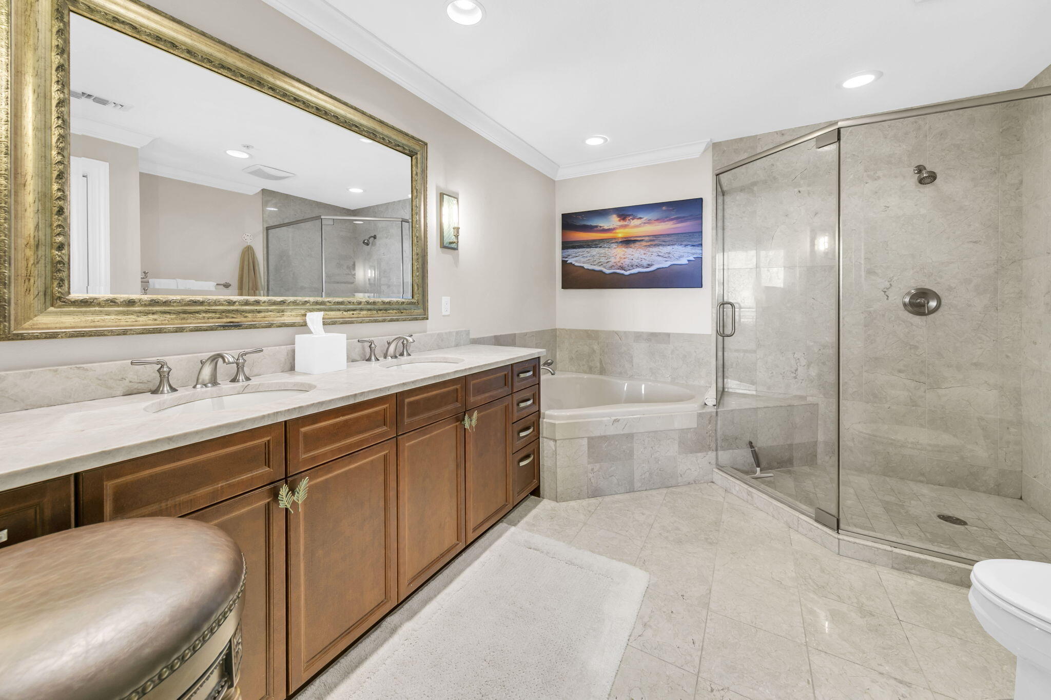 EMERALD GRANDE - Residential