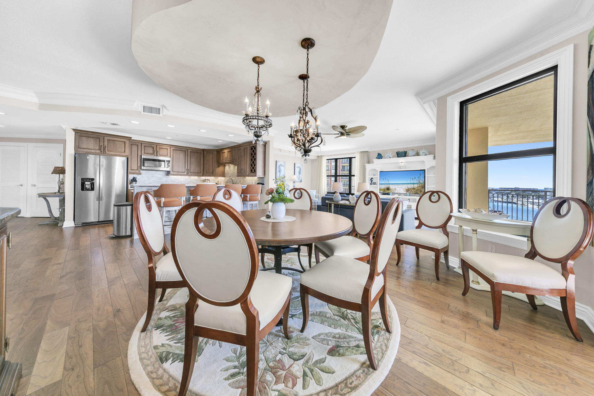 EMERALD GRANDE - Residential