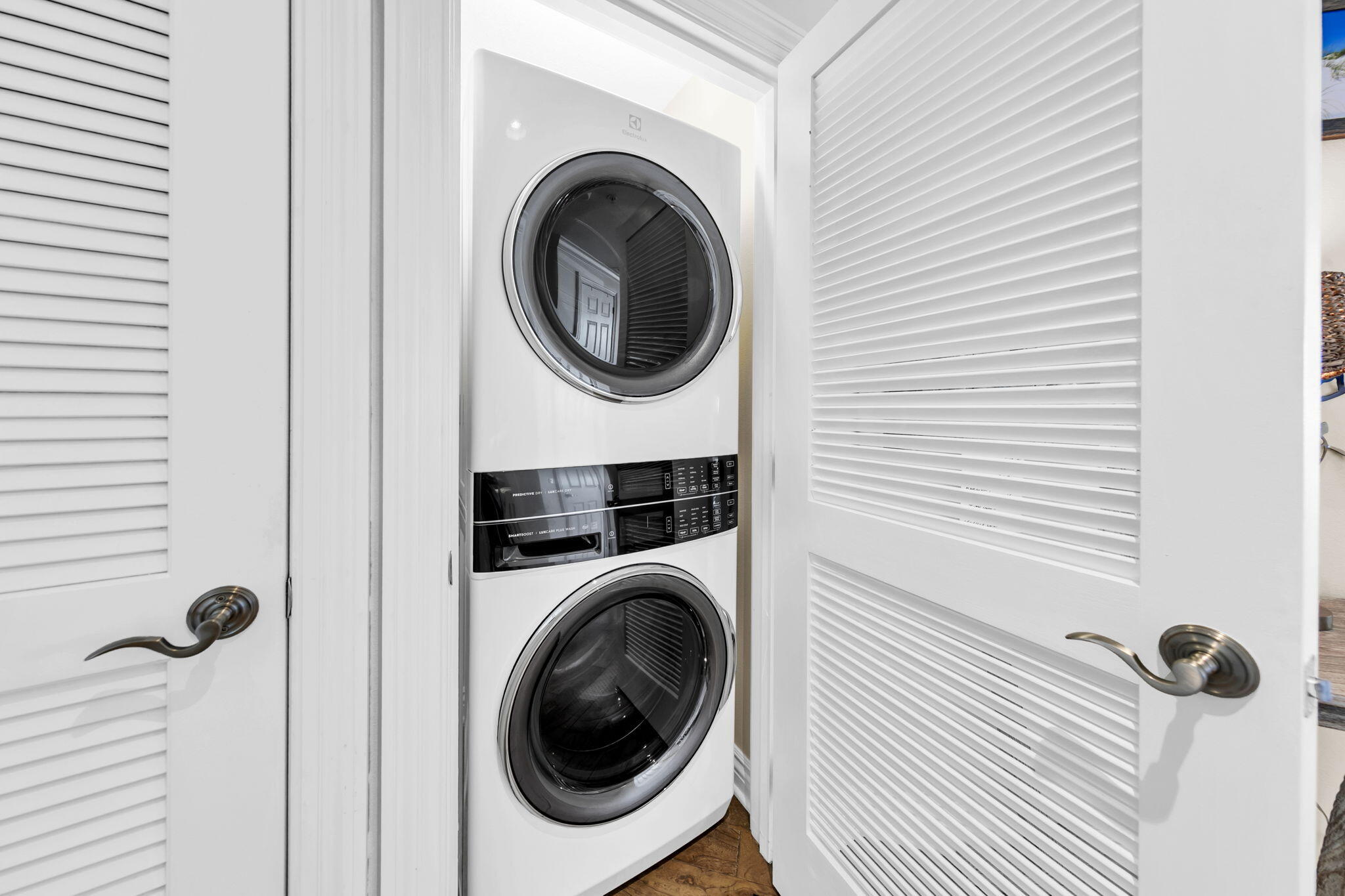 EMERALD GRANDE - Residential