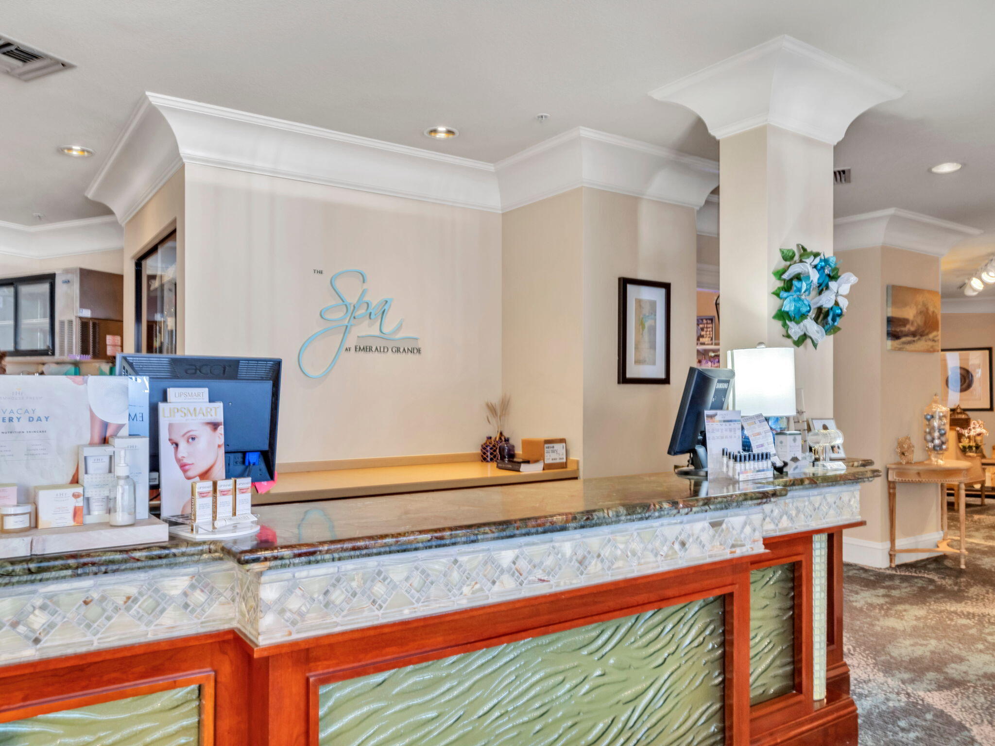 EMERALD GRANDE - Residential