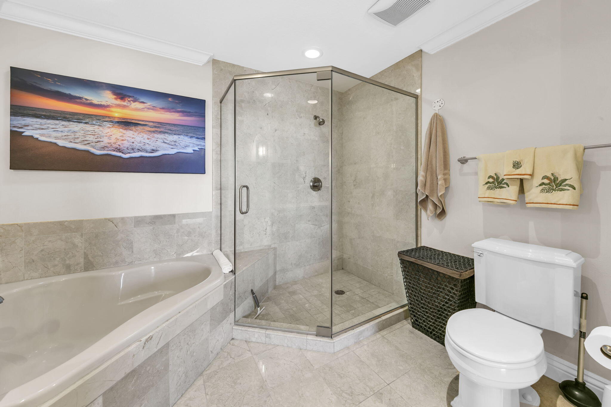 EMERALD GRANDE - Residential