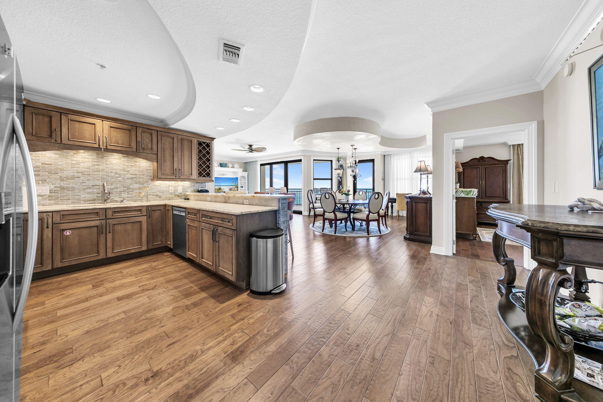 EMERALD GRANDE - Residential