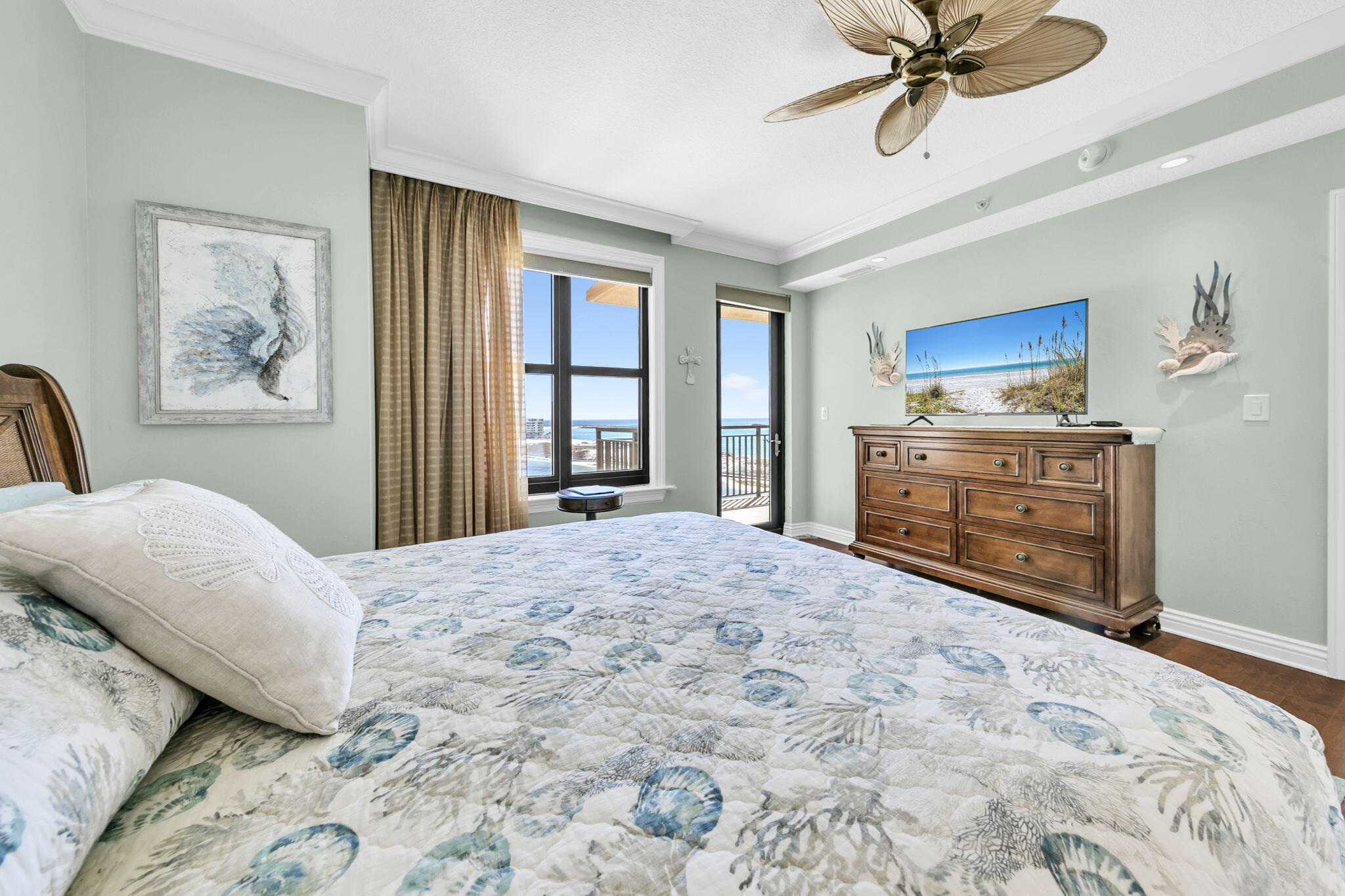 EMERALD GRANDE - Residential