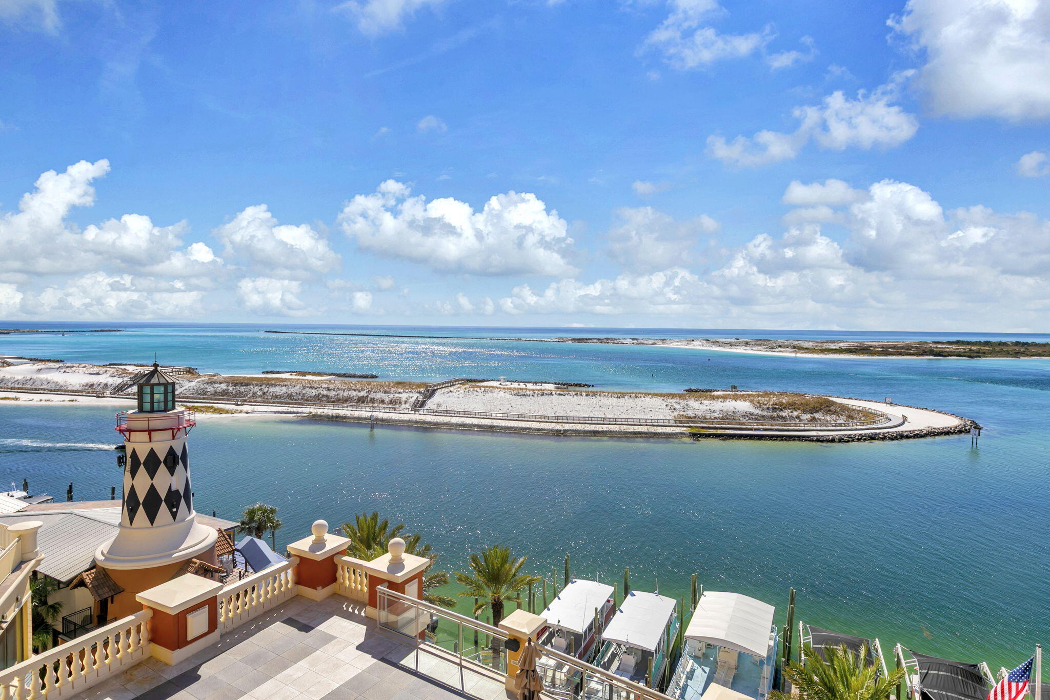 EMERALD GRANDE - Residential