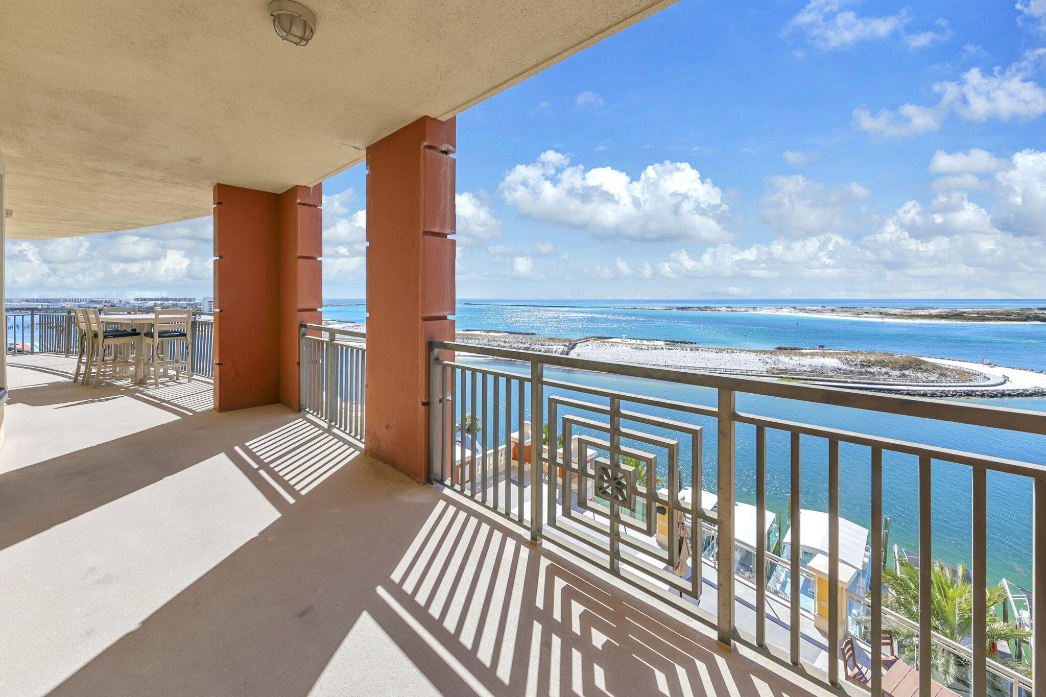 EMERALD GRANDE - Residential