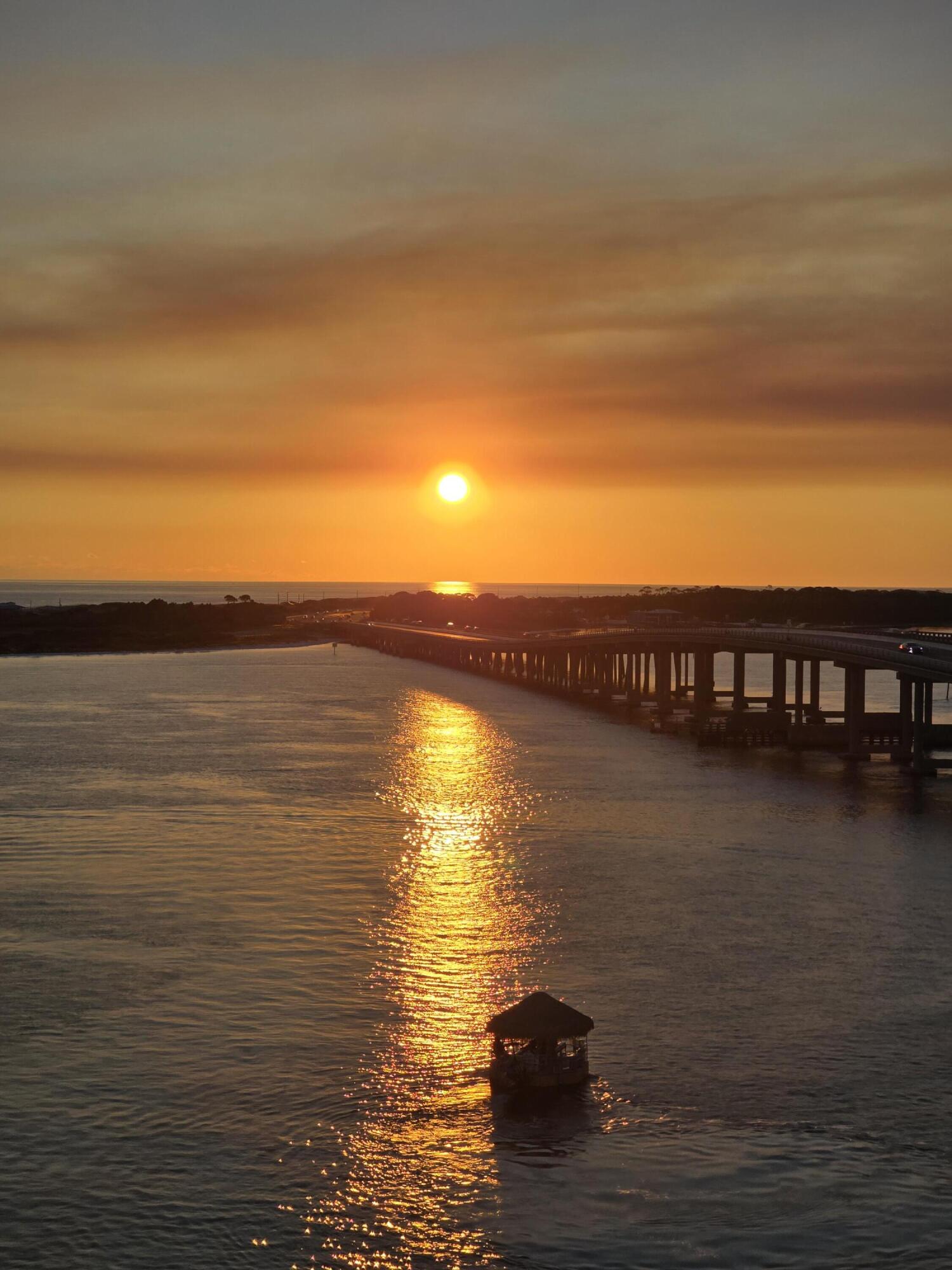 EMERALD GRANDE - Residential