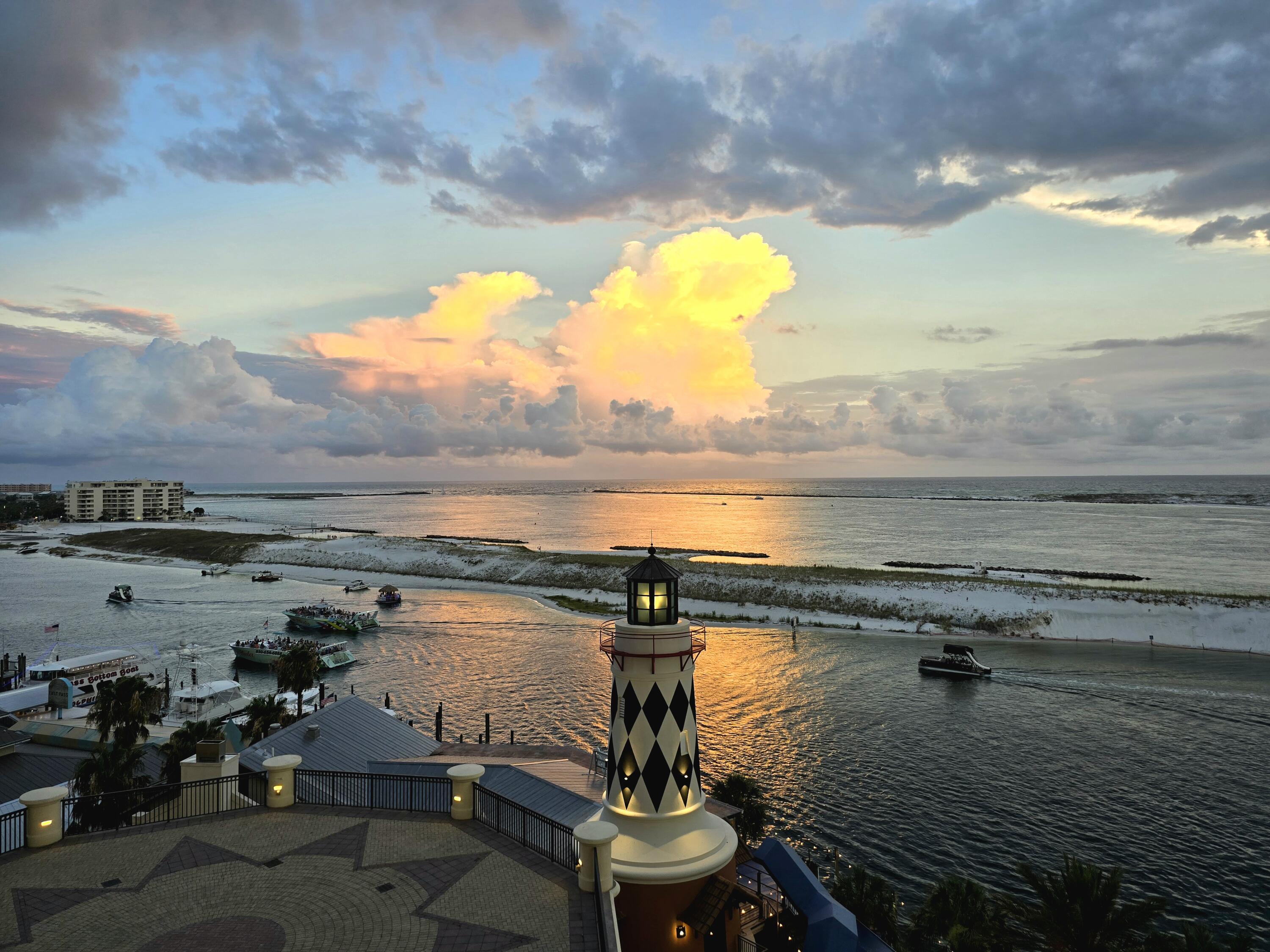 EMERALD GRANDE - Residential