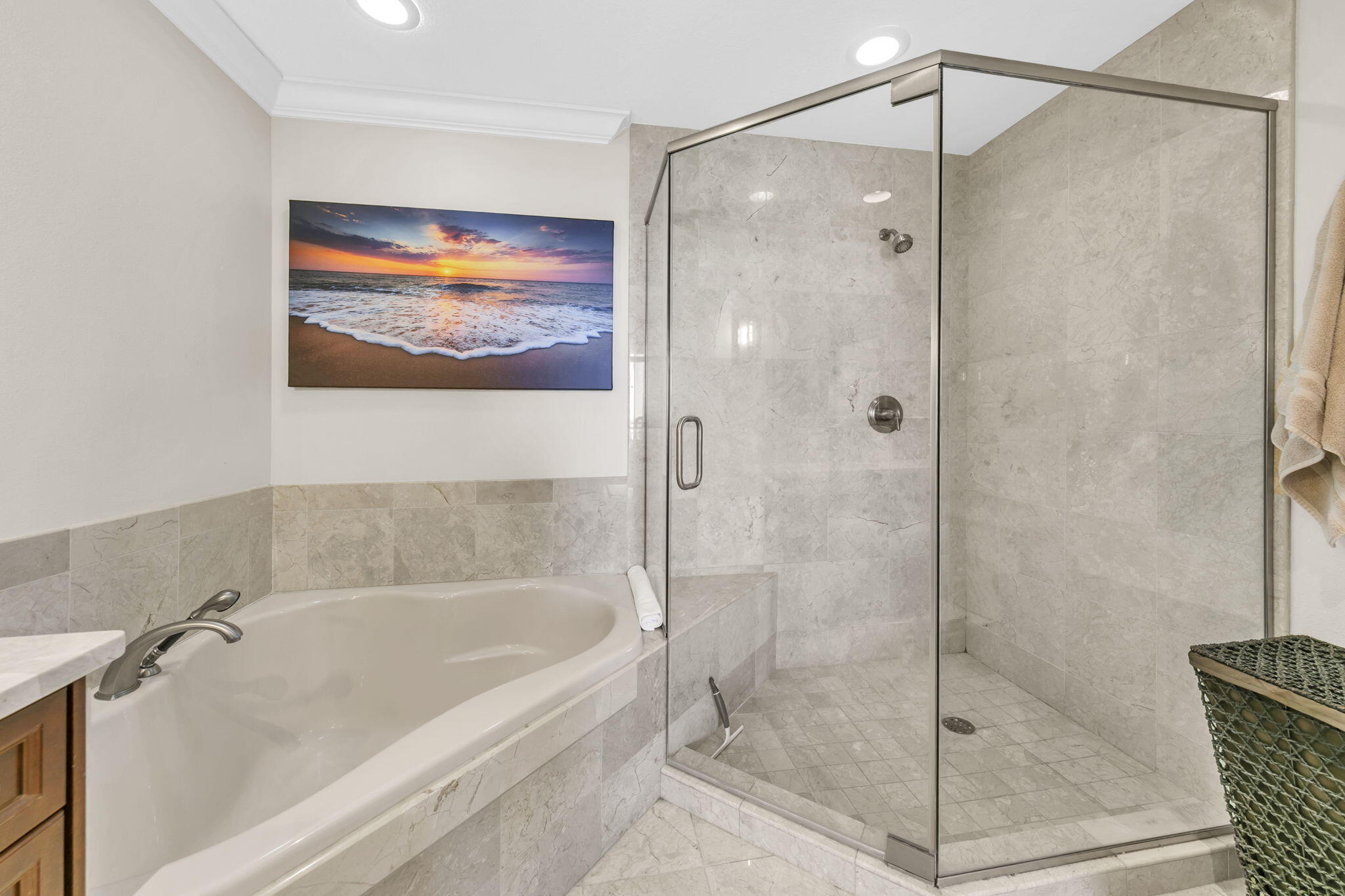 EMERALD GRANDE - Residential