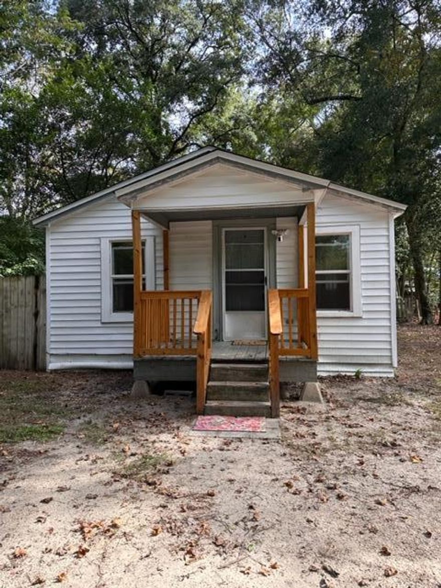 Cute 2 bedroom, 1 bathroom home. Large backyard. Ten minute walk to Historic Downtown Crestview.  Great home for investors, previously rented at $1.600.  Would be great for first time homebuyer as well! Great for military as Duke, Hurlburt, and Elgin close by. Move In Ready! Entire home renovated in 2020. New roof, windows, water heater, HVAC, and front and back porches. Come and check this one out today!