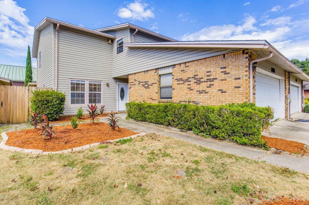 Bright and Beautiful townhome very convenient to the center of FWB and the Hospital. Two bedrooms upstairs with their own walk-in closets and full bathrooms, and one bedroom and bath downstairs. The house has an updated kitchen with beautiful cabinets, counter tops and stainless appliances with breakfast nook. A pavered patio front and back, two car garage, and attic storage. All closets are oversized, with soaring ceilings, skylight and built in bookshelves in the living room. Plenty of storage under stairs as well. Roof is new as of 2021! Schedule your appointment today.Agent to Agent Rmrks: