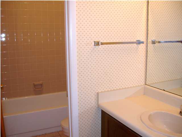 ROCKY BAYOU T/H - Residential Lease