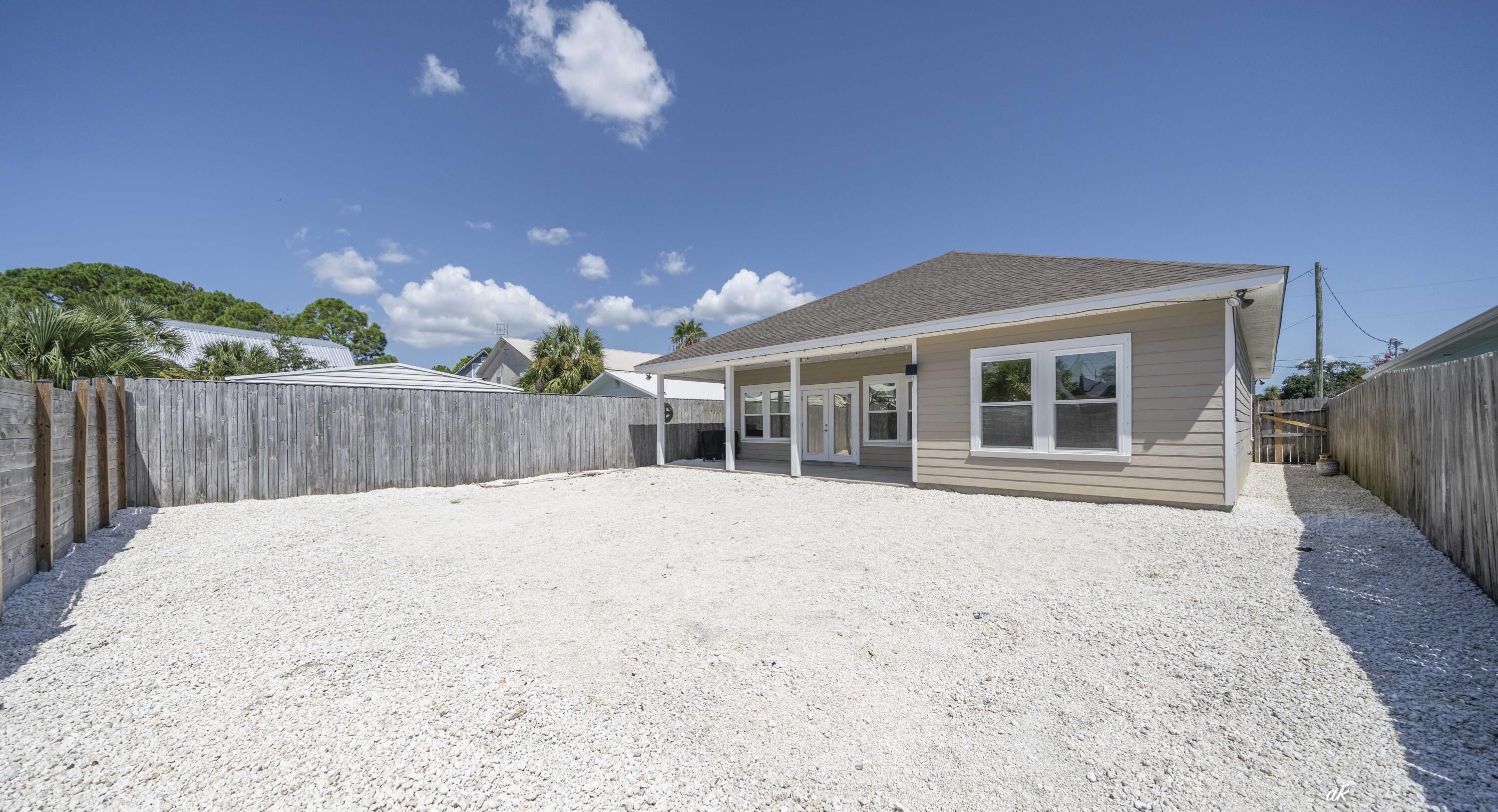 HOLIDAY BEACH UNIT 06 - Residential