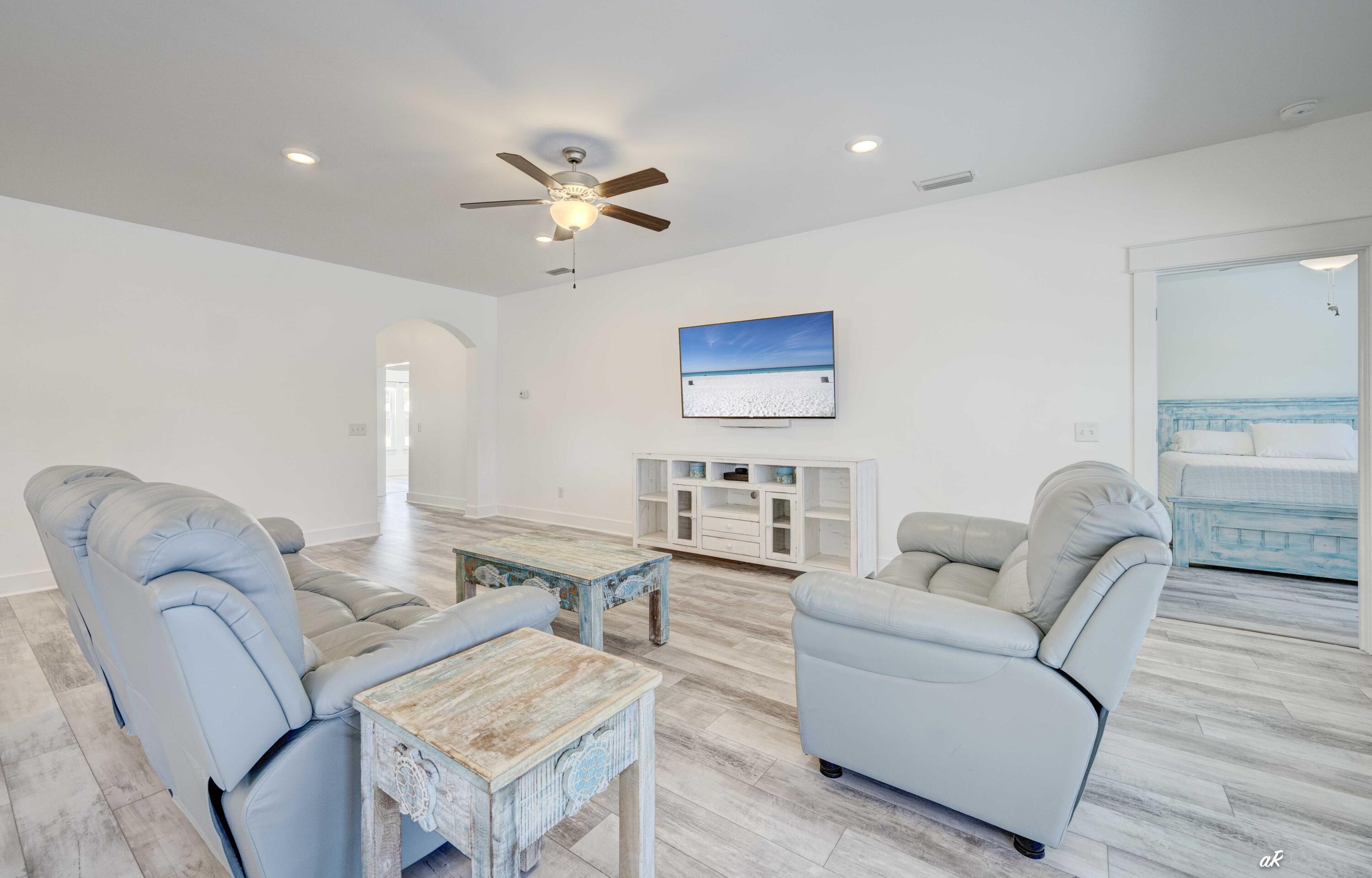 HOLIDAY BEACH UNIT 06 - Residential