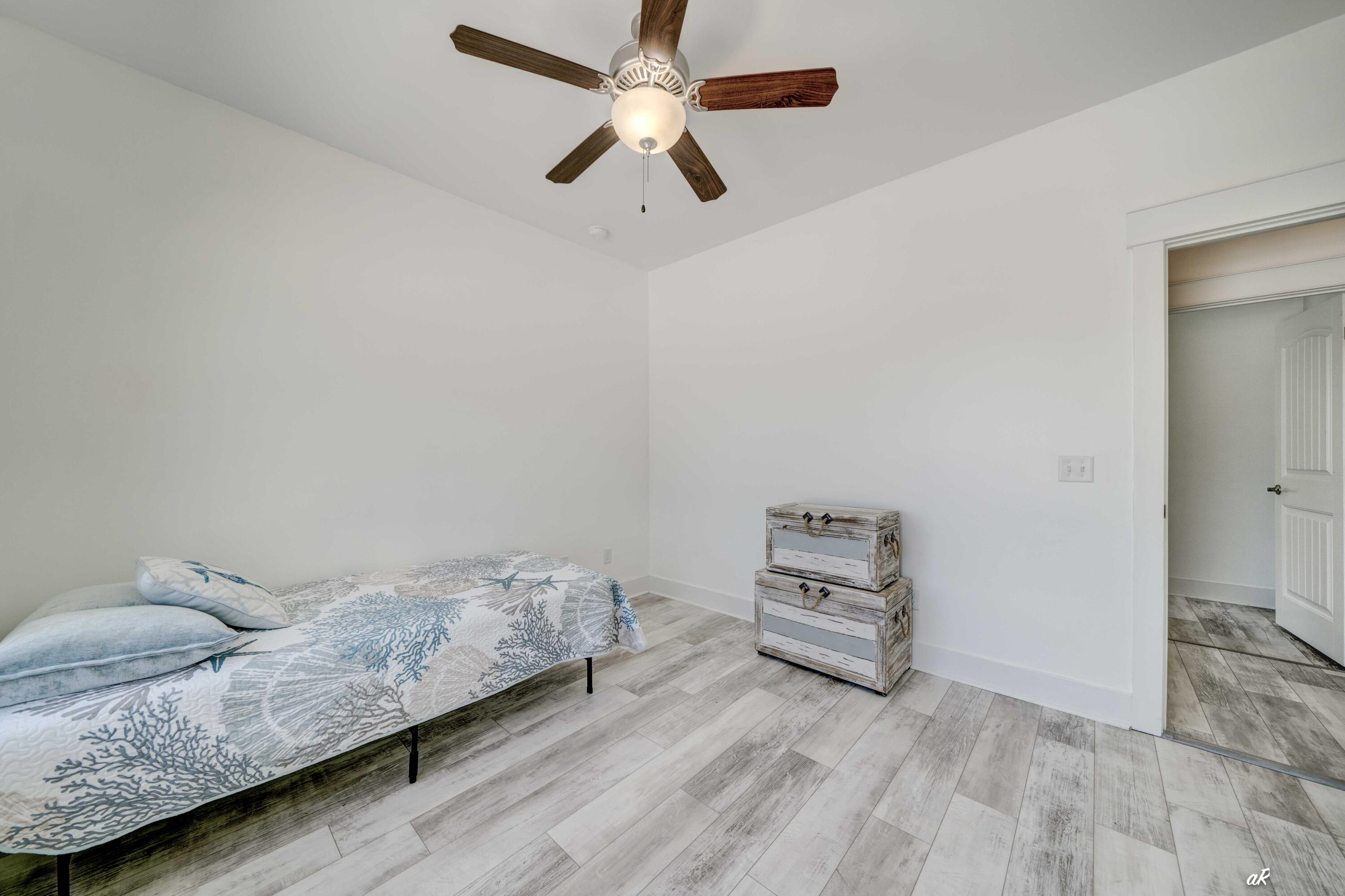 HOLIDAY BEACH UNIT 06 - Residential