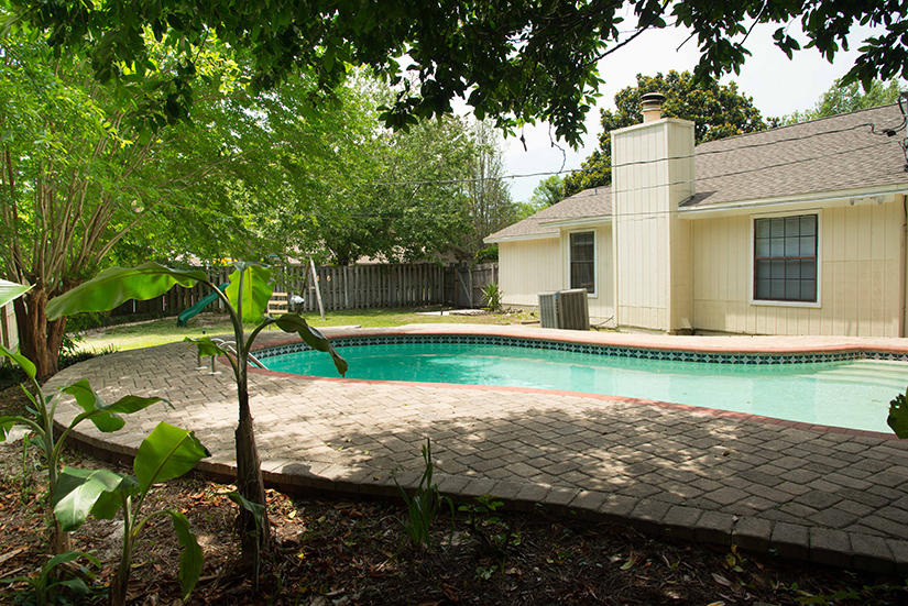 MARY ESTHER MANOR - Residential